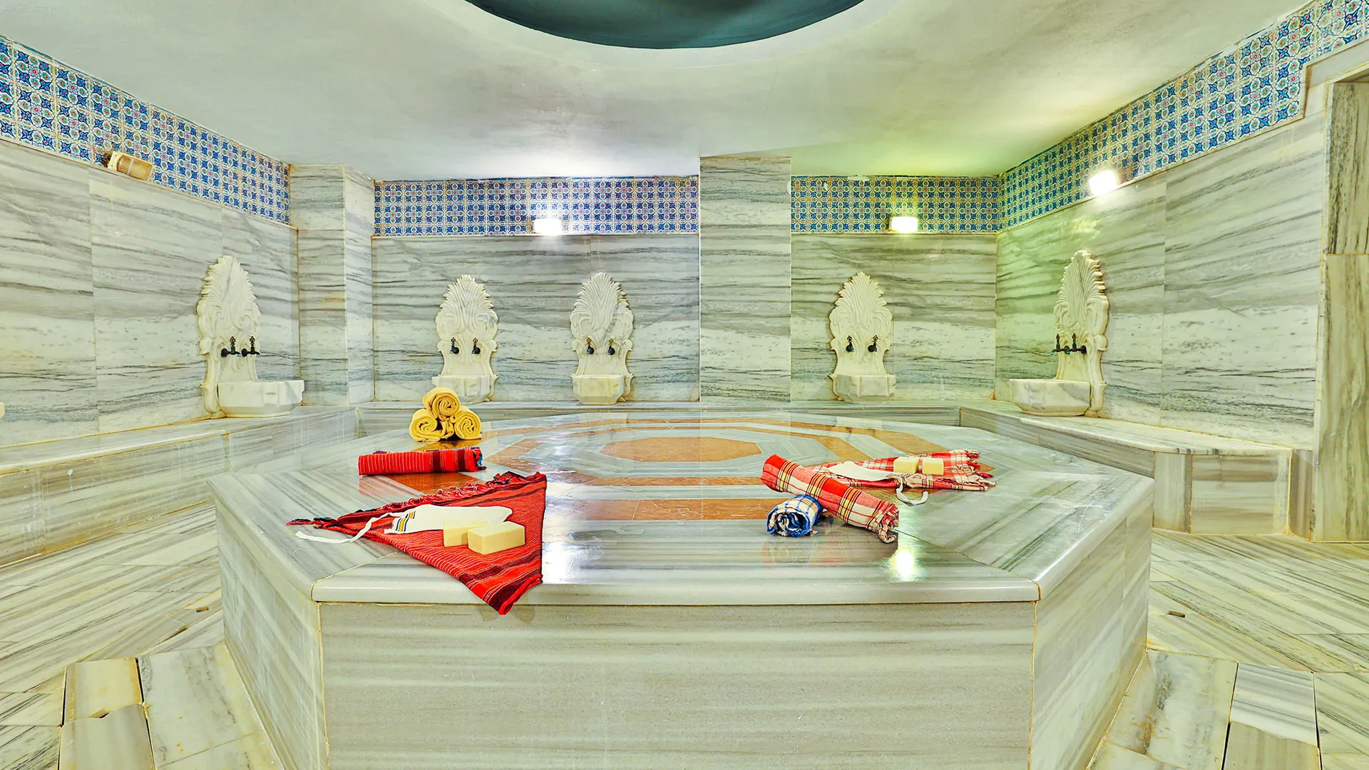 Crystal Aura Beach Resort & Spa – 36
