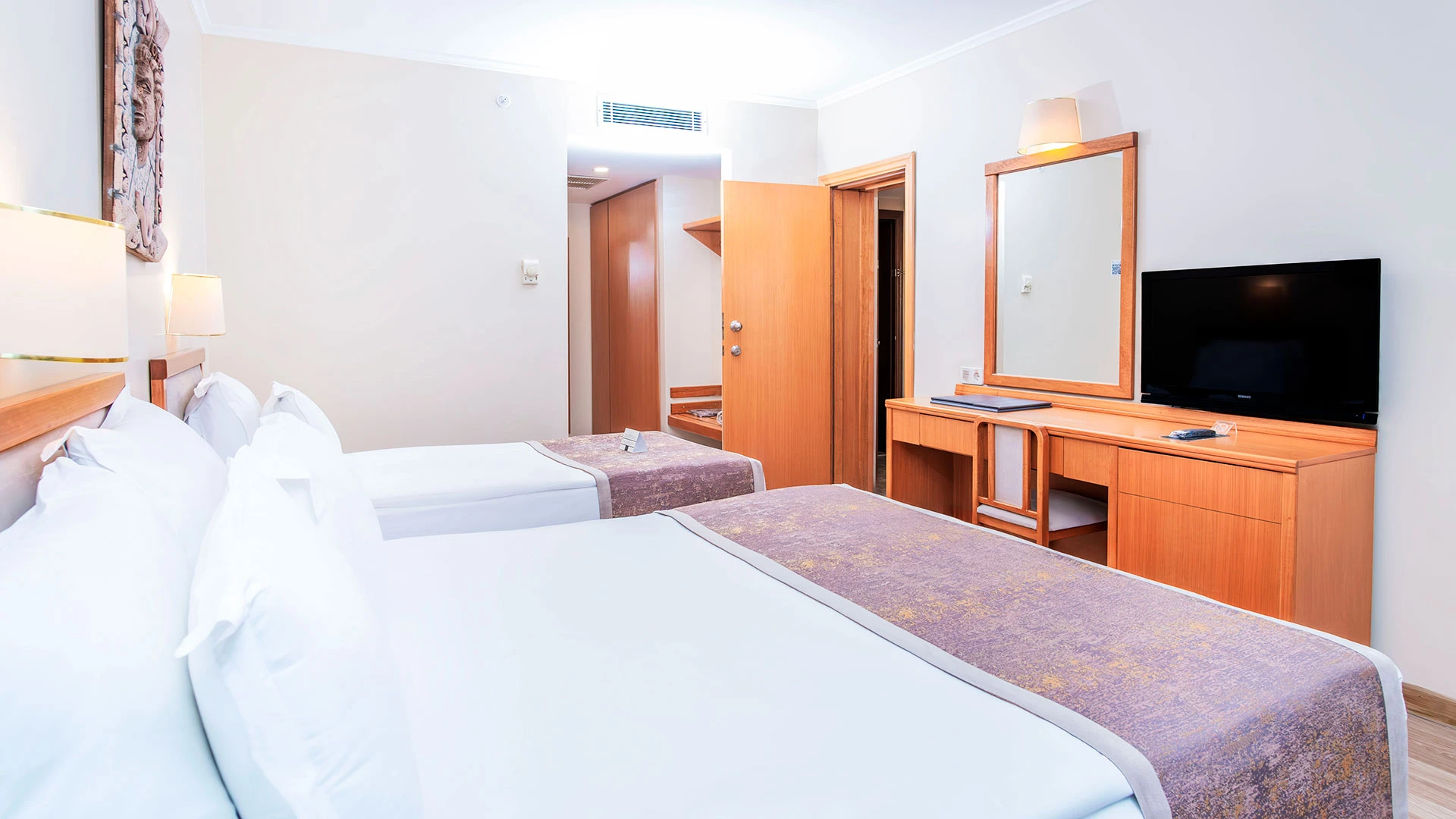 Miramare Queen Hotel – 61
