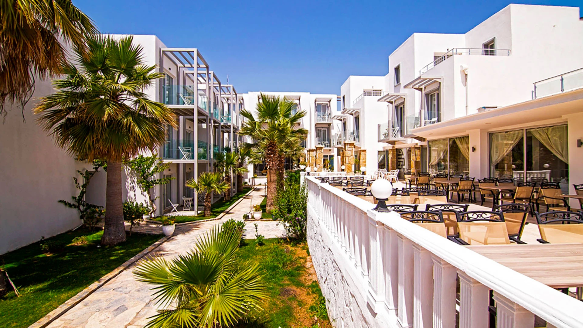 Charm Beach Hotel – 28