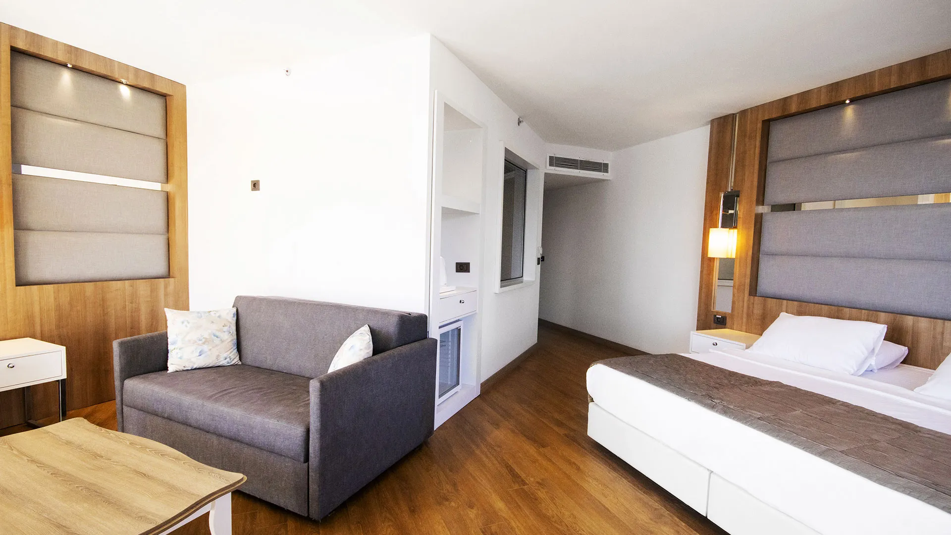 Poseidon Hotel – 58