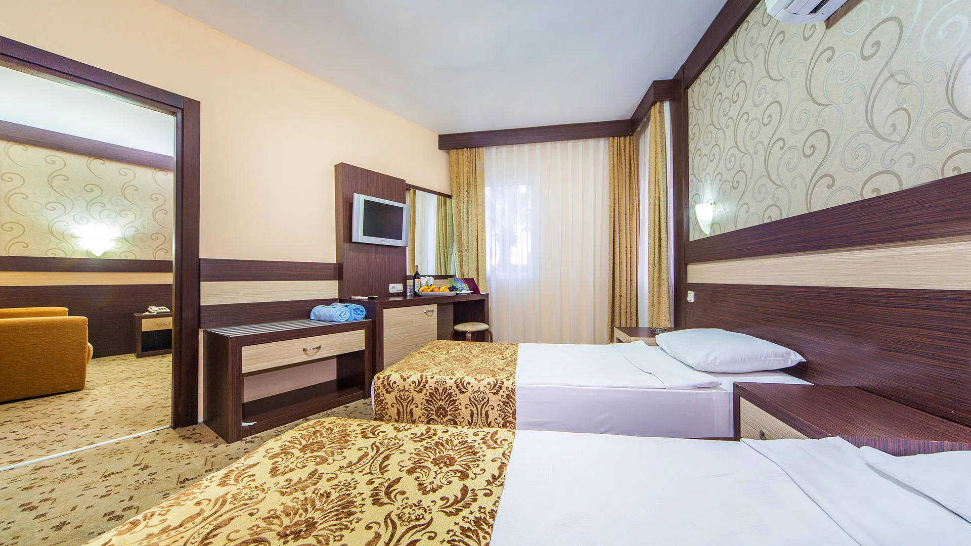 Lonicera World Hotel – 40