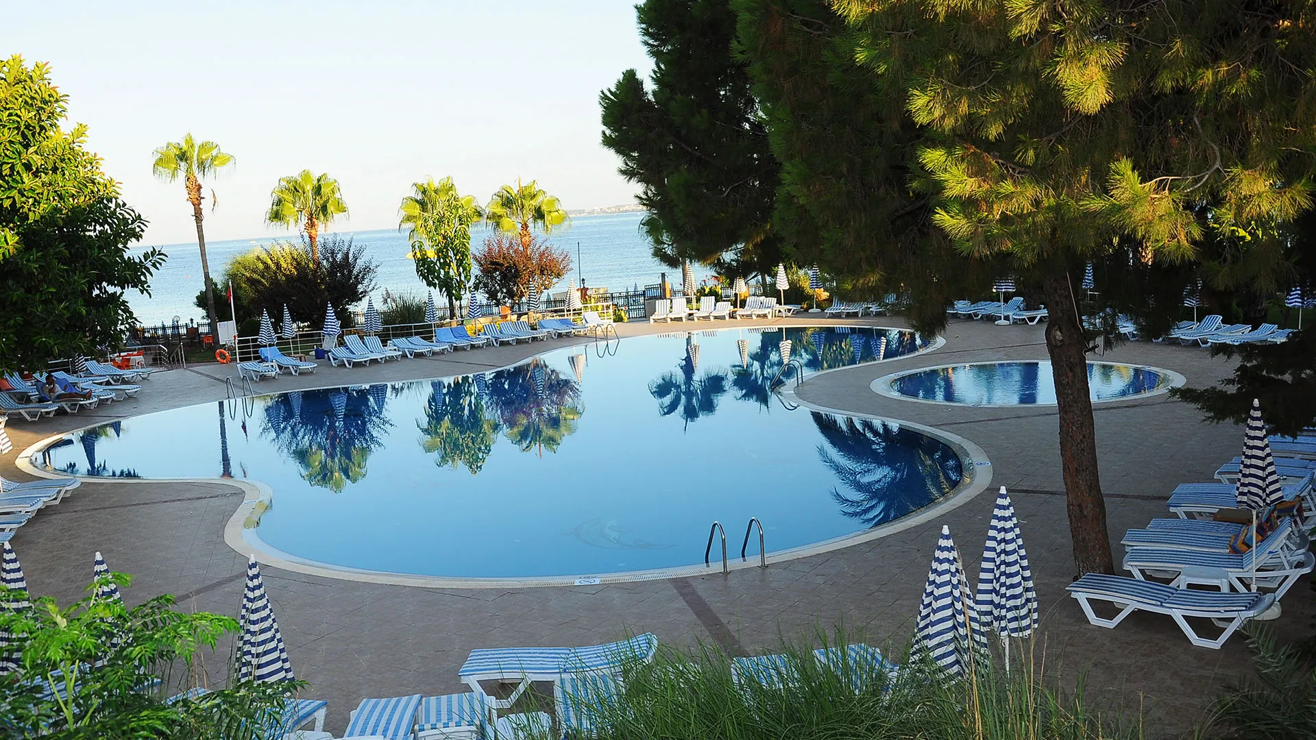 Lonicera World Hotel – 11