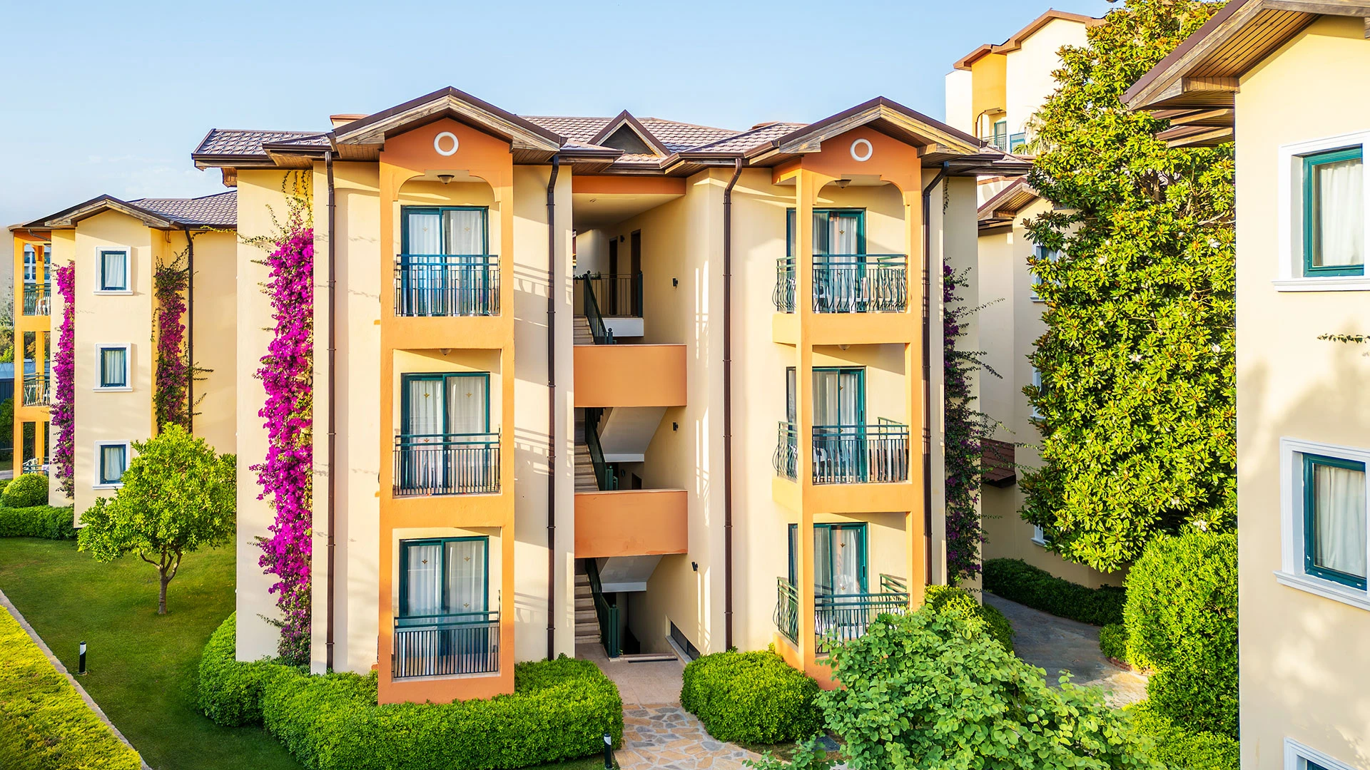 Miramare Queen Hotel – 33