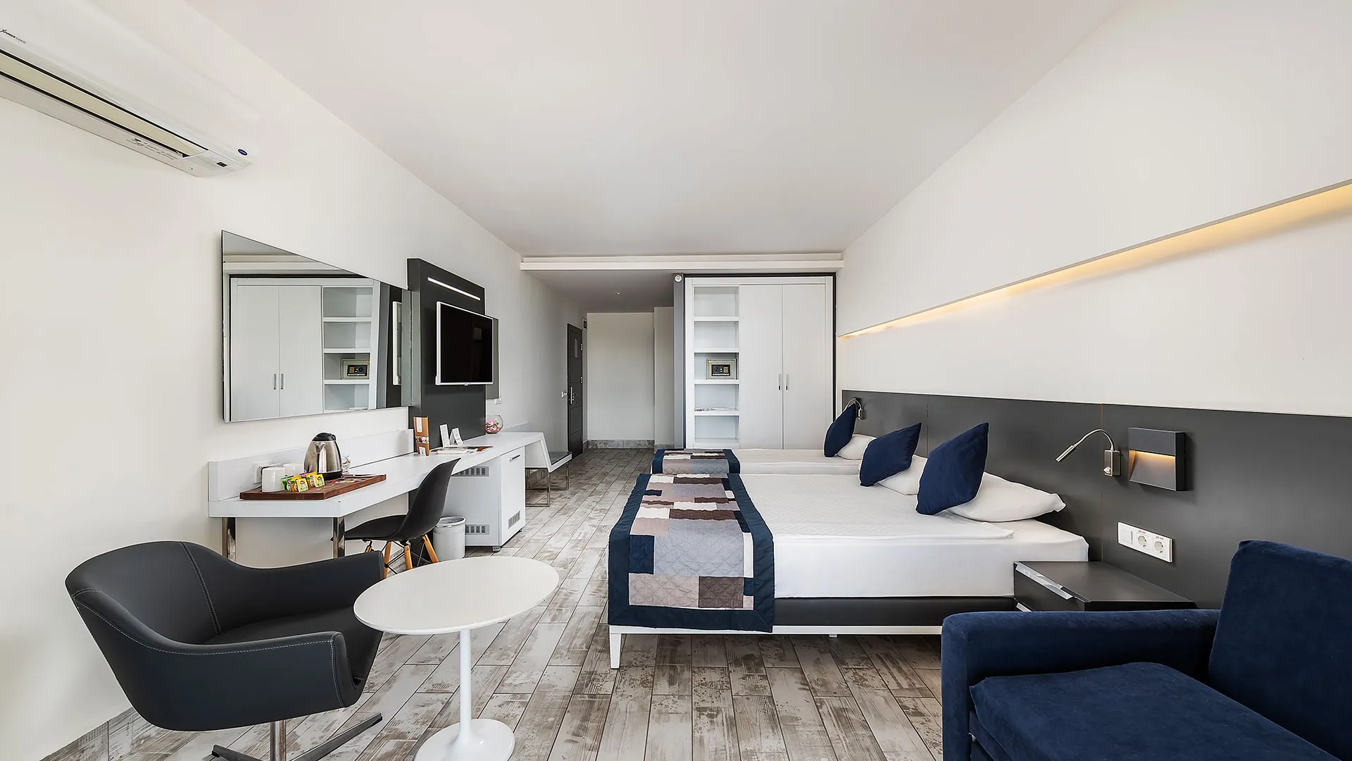 White City Beach Hotel – 60