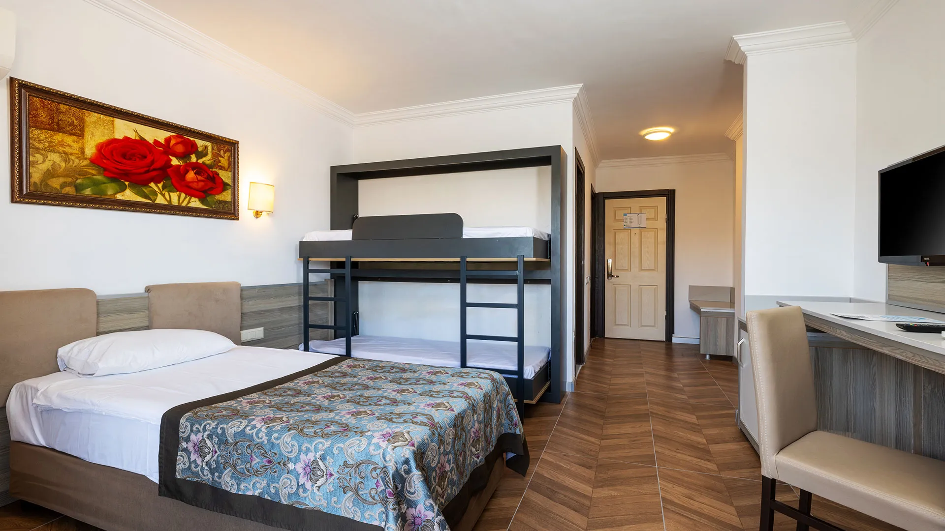 Crystal Aura Beach Resort & Spa – 19