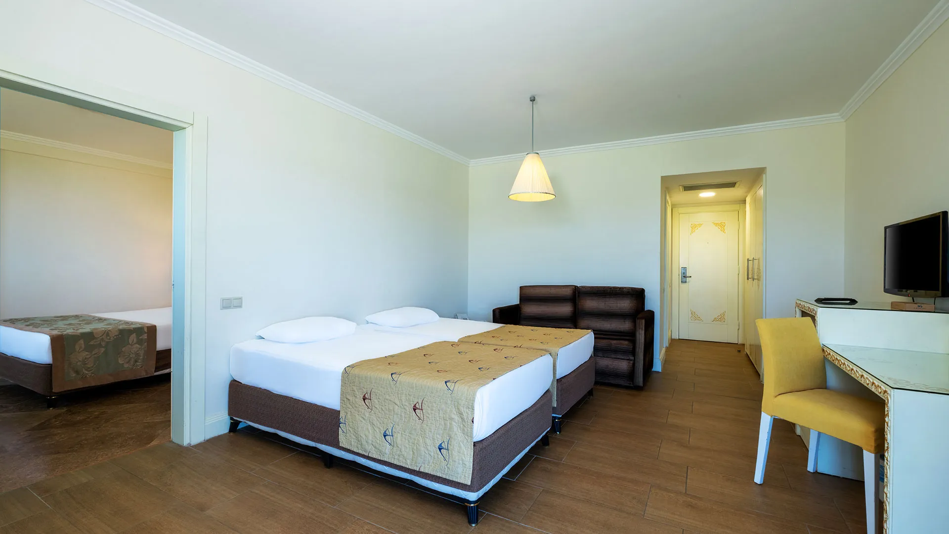 Crystal Admiral Resort & Spa – 34