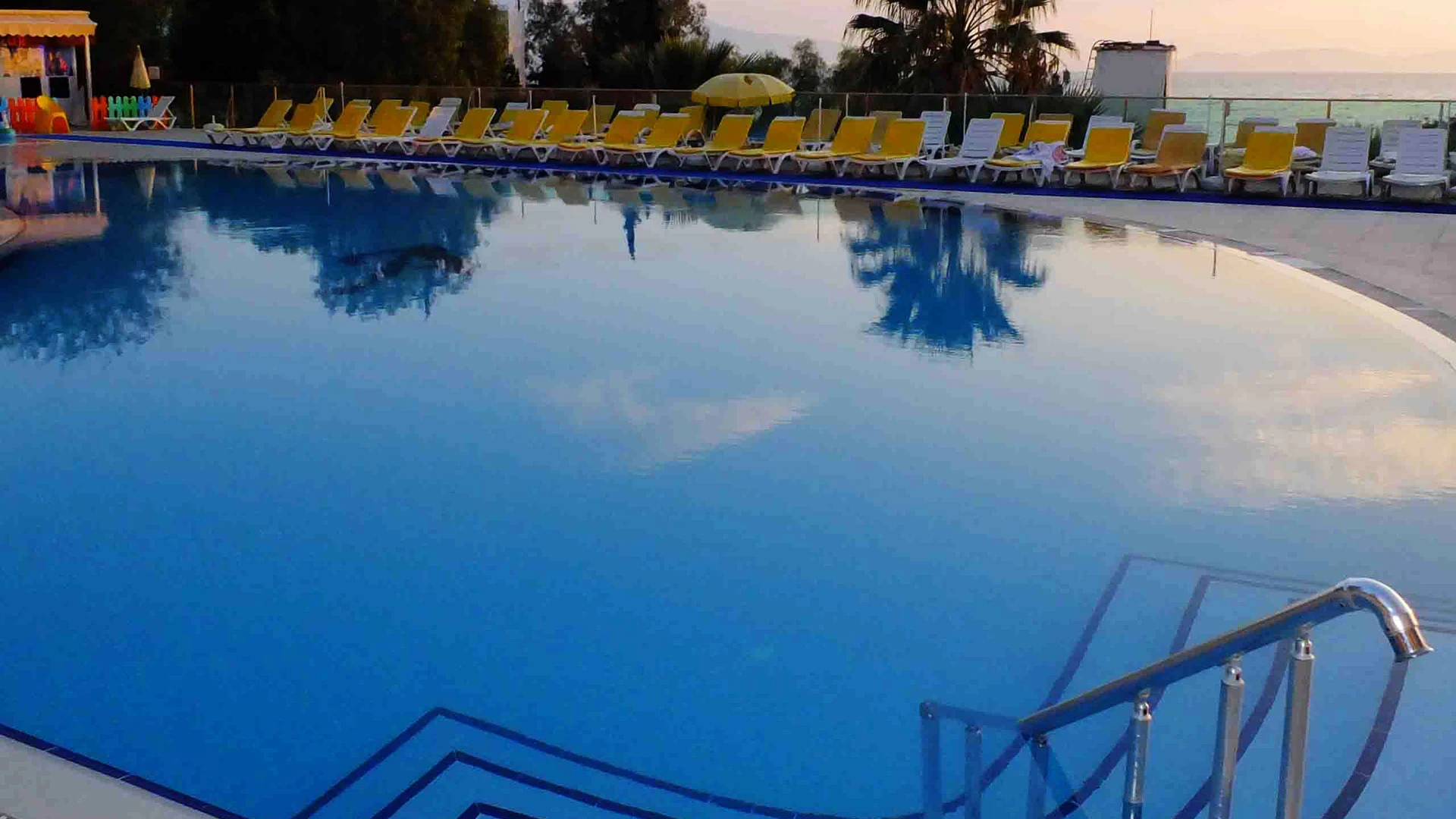 Arora Hotel – 12