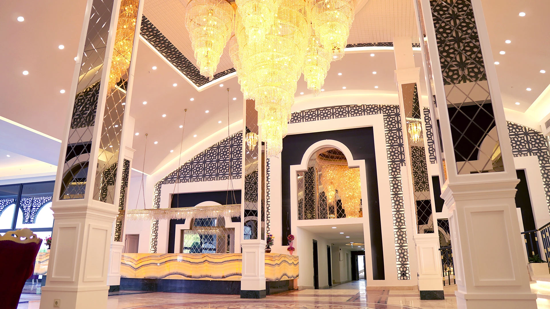 Dream World Palace – 28