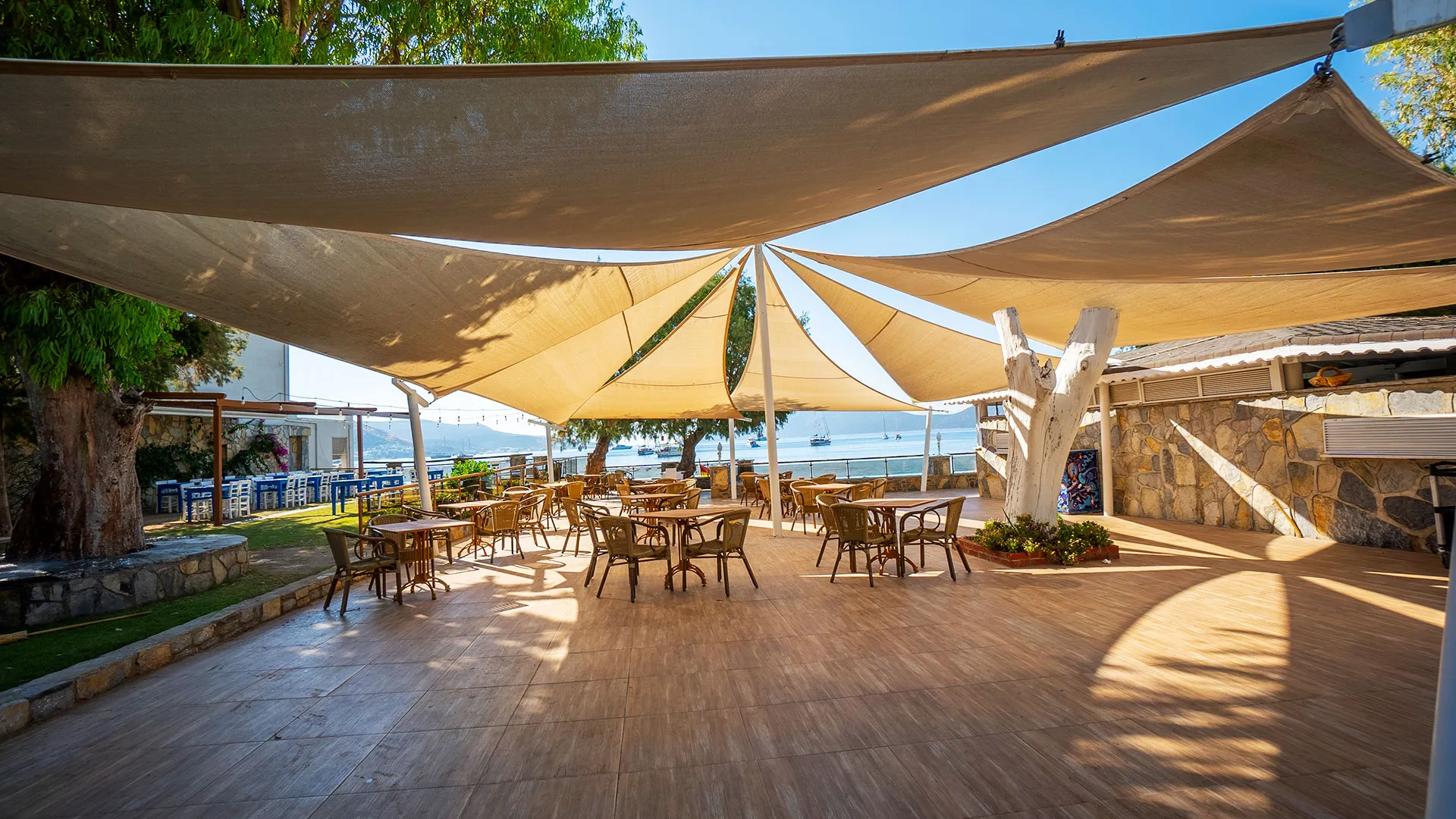 Azka Hotel – 18
