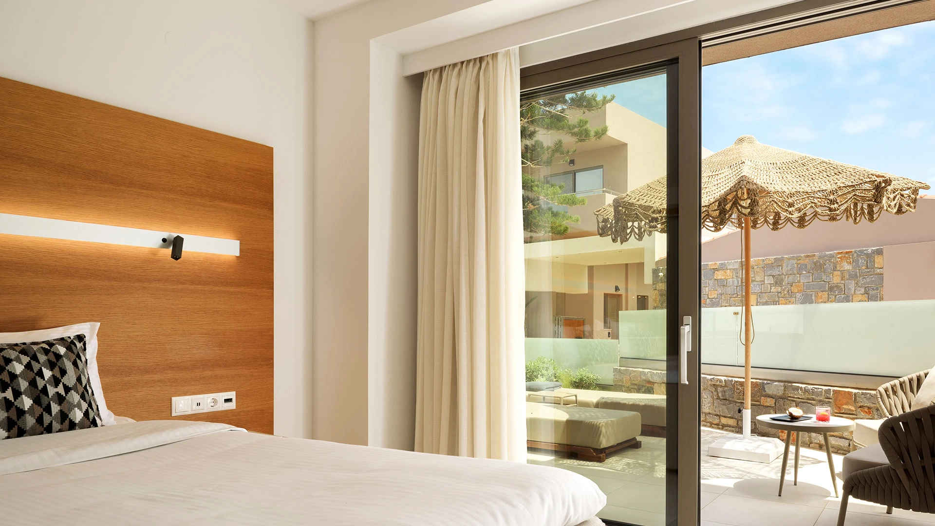 High Beach White The Villa Collection (Adult Only +16) Почивка на о-в Крит с полет от София – 64