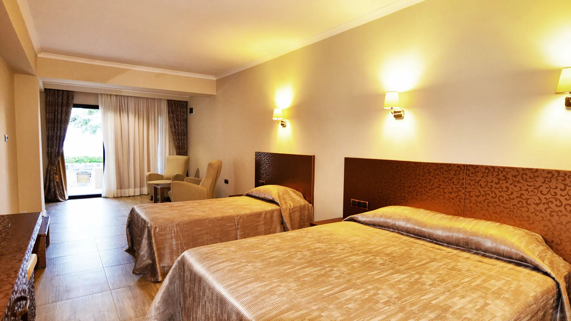 Azka Hotel – 25