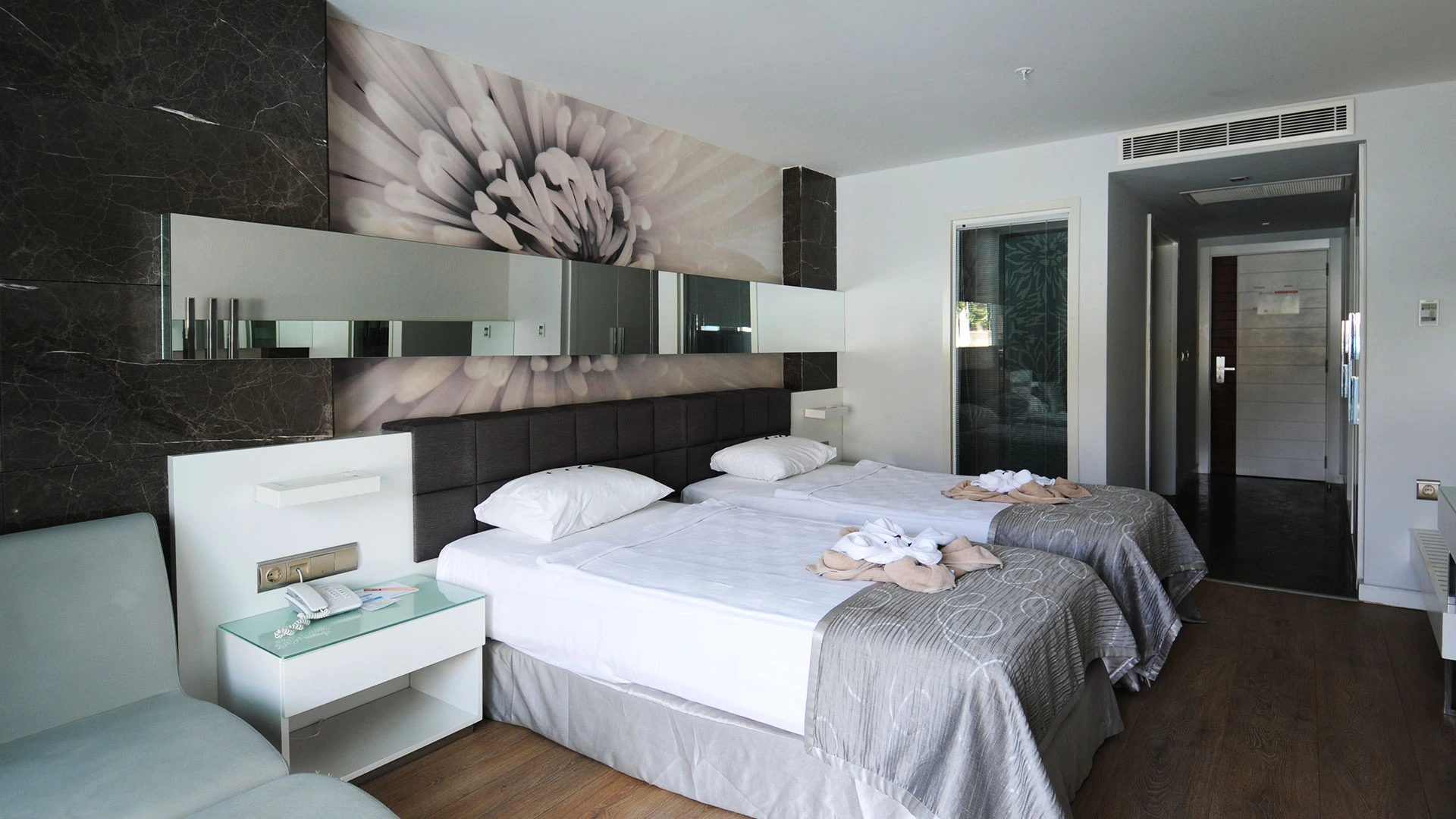 Lonicera West Hotel – 42