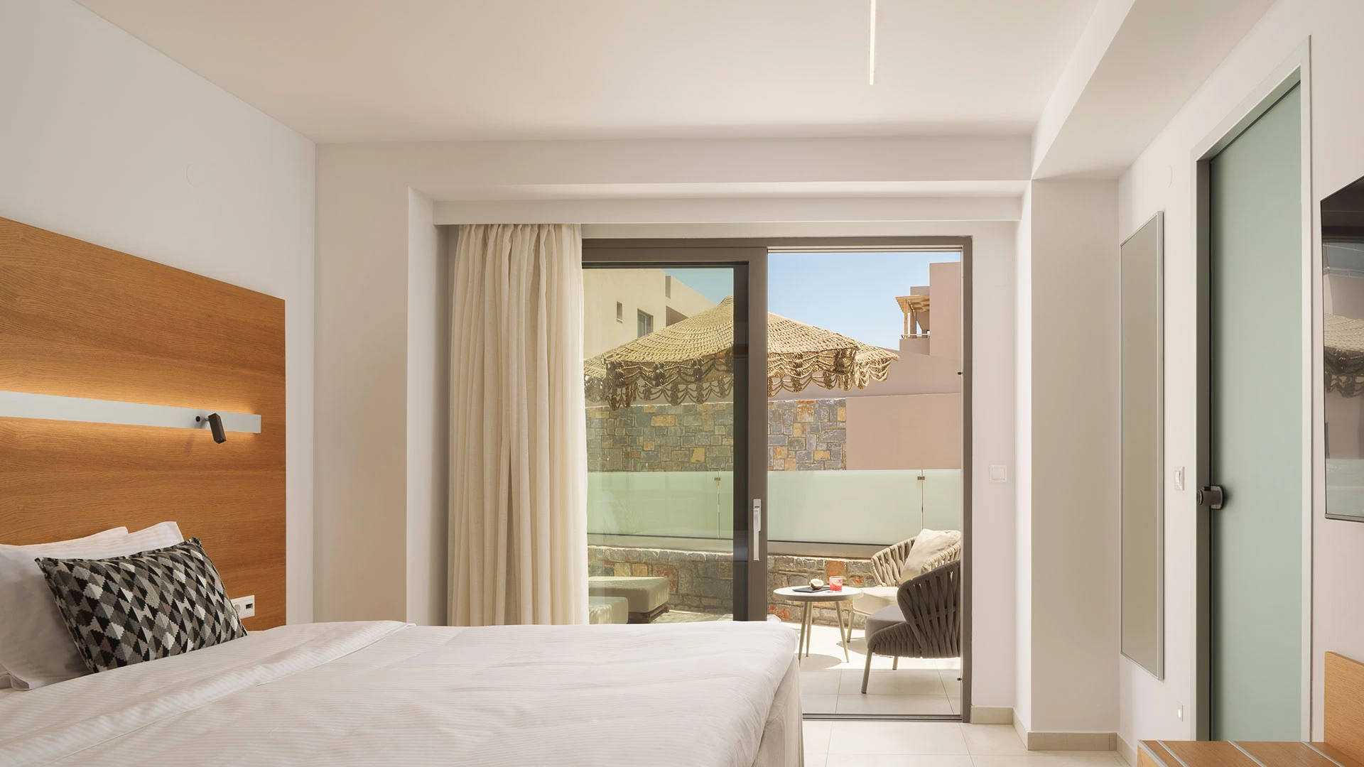 High Beach White The Villa Collection (Adult Only +16) Почивка на о-в Крит с полет от София – 61