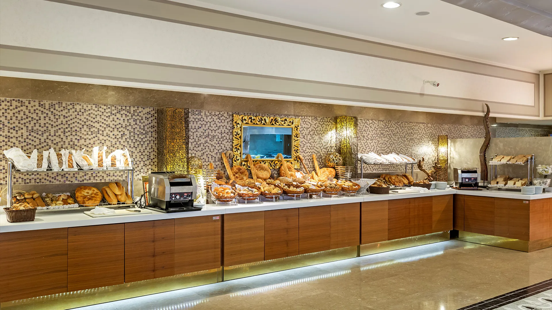 Royal Holiday Palace – 32