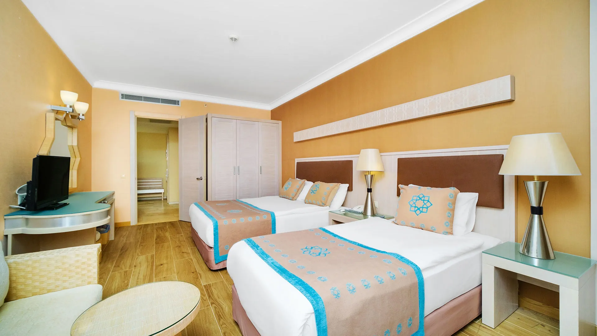 Mukarnas Resort & Spa Hotel – 92