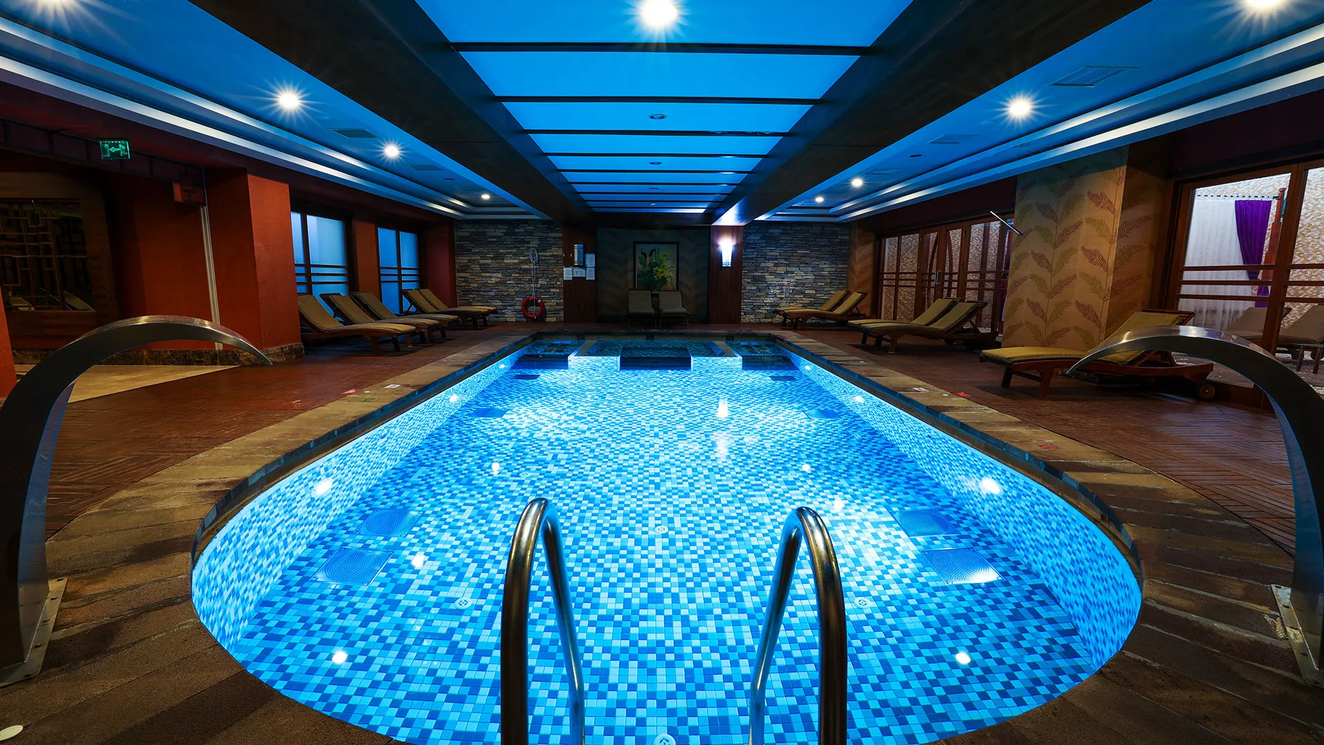 Crystal Deluxe Resort & Spa – 37