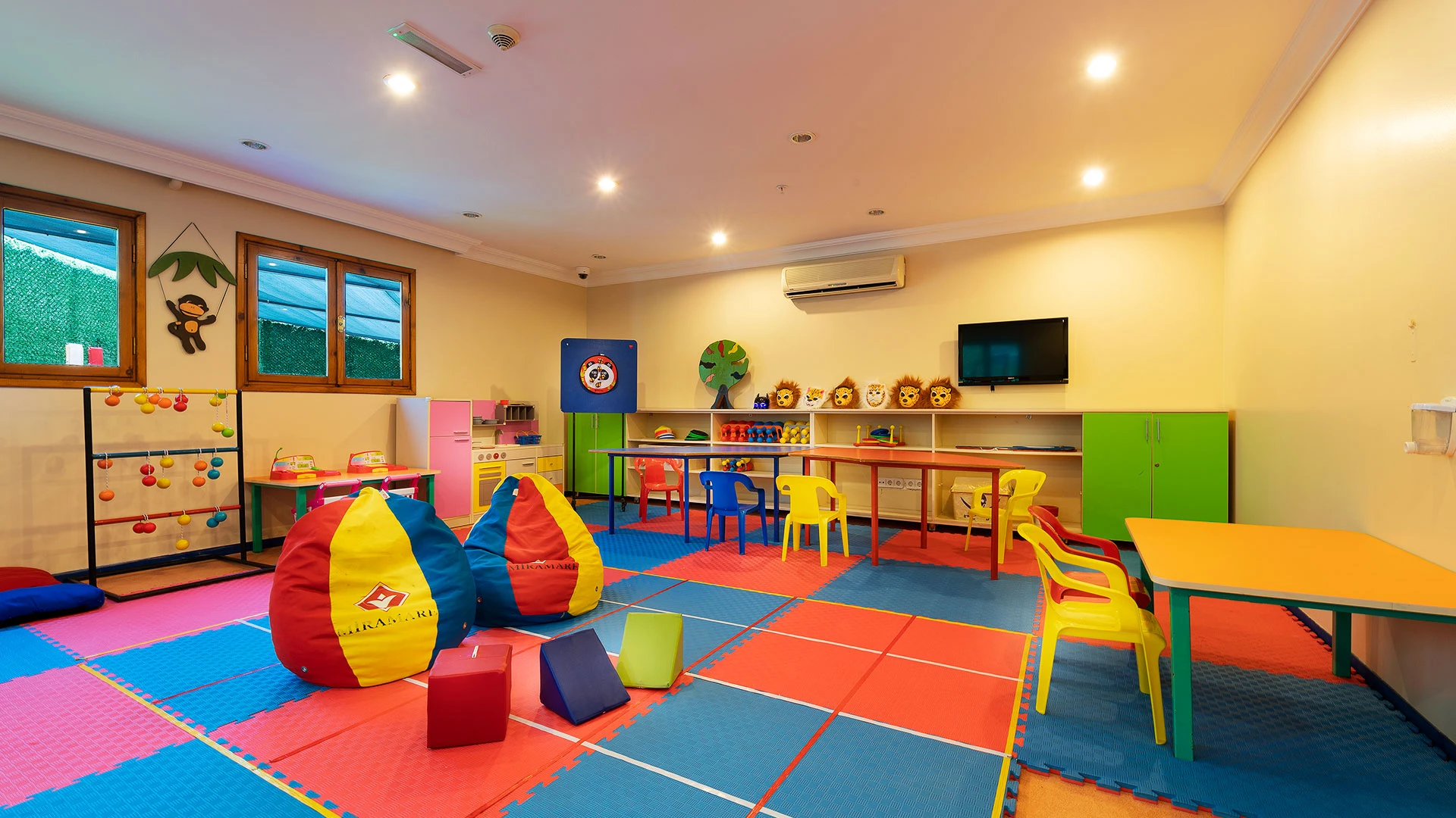 Miramare Queen Hotel – 28