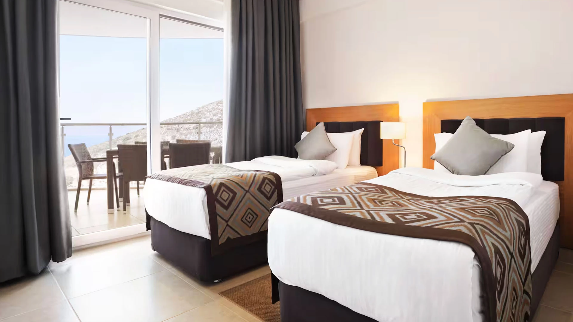 Ramada Hotel & Suites By Wyndam – 15