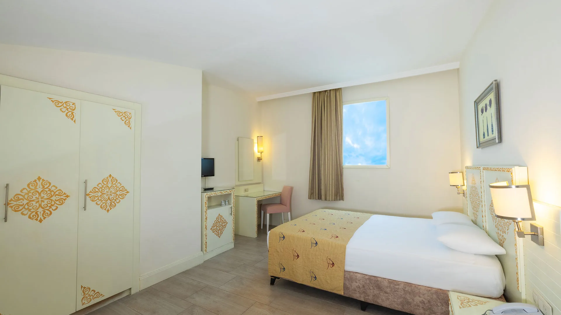 Crystal Admiral Resort & Spa – 45