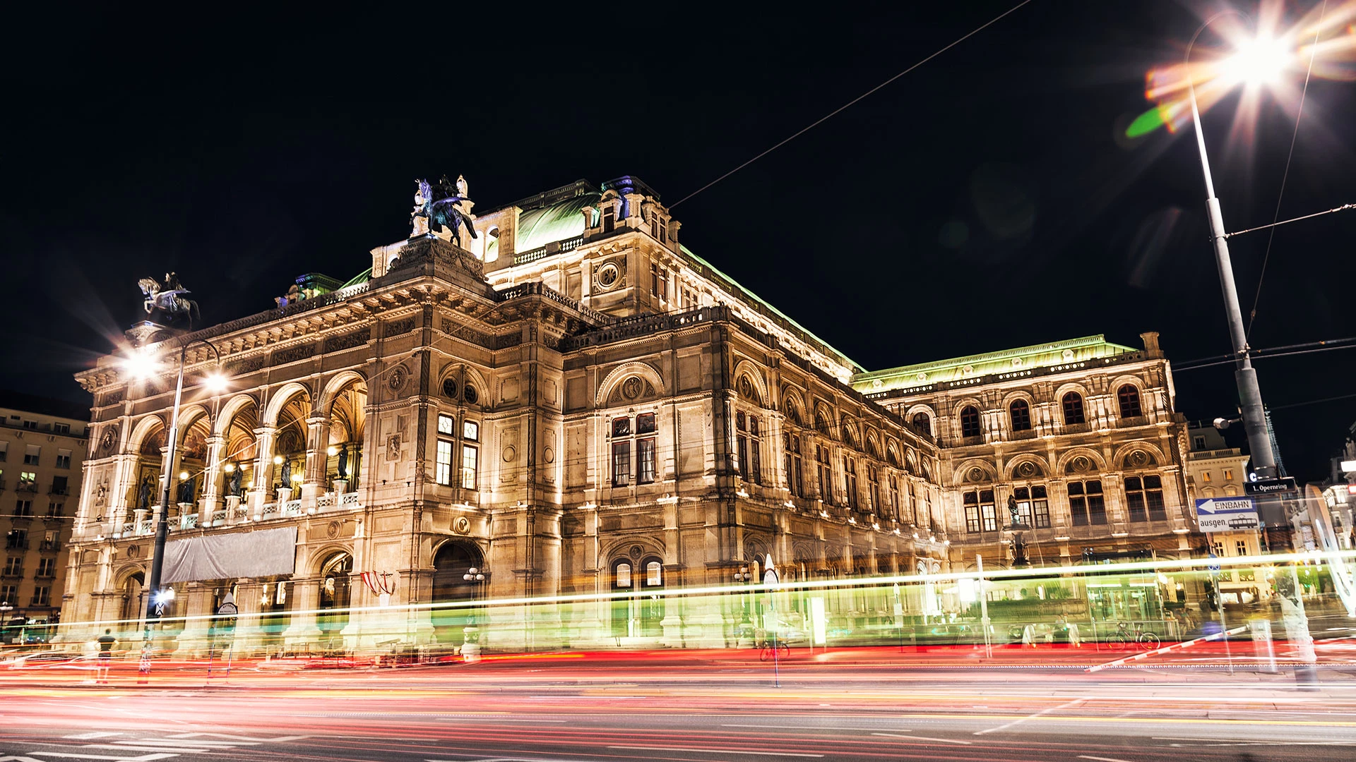B and B HOTEL Wien St. Marx – ДУНАВСКА КОЛЕДНА МАГИЯ – Виена и Братислава – предколедни базари с 4 нощувки и чартър от София – 3