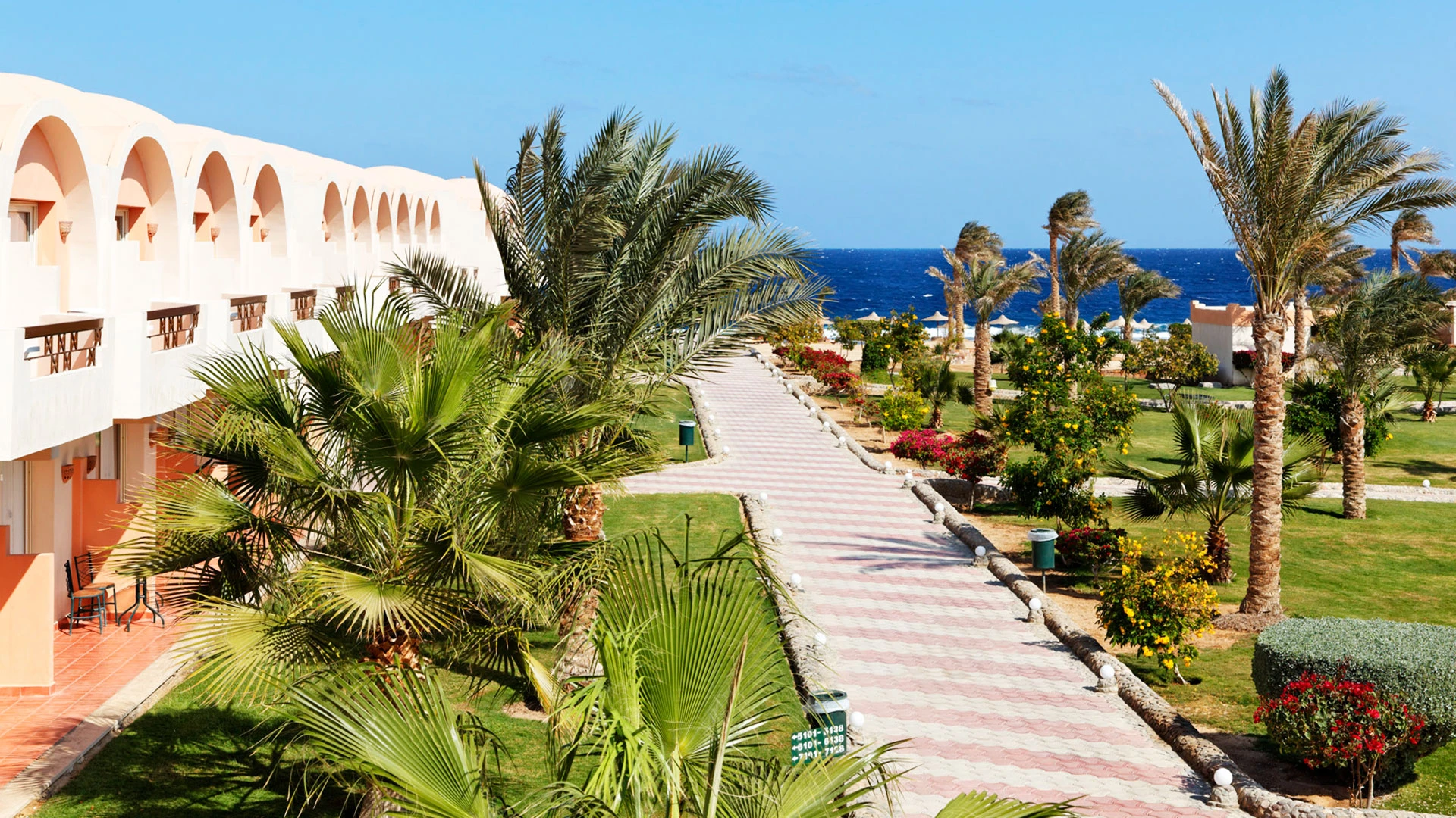 THE THREE CORNERS SEA BEACH RESORT Нова Година - Почивка в Хургада с чартър от София – 2