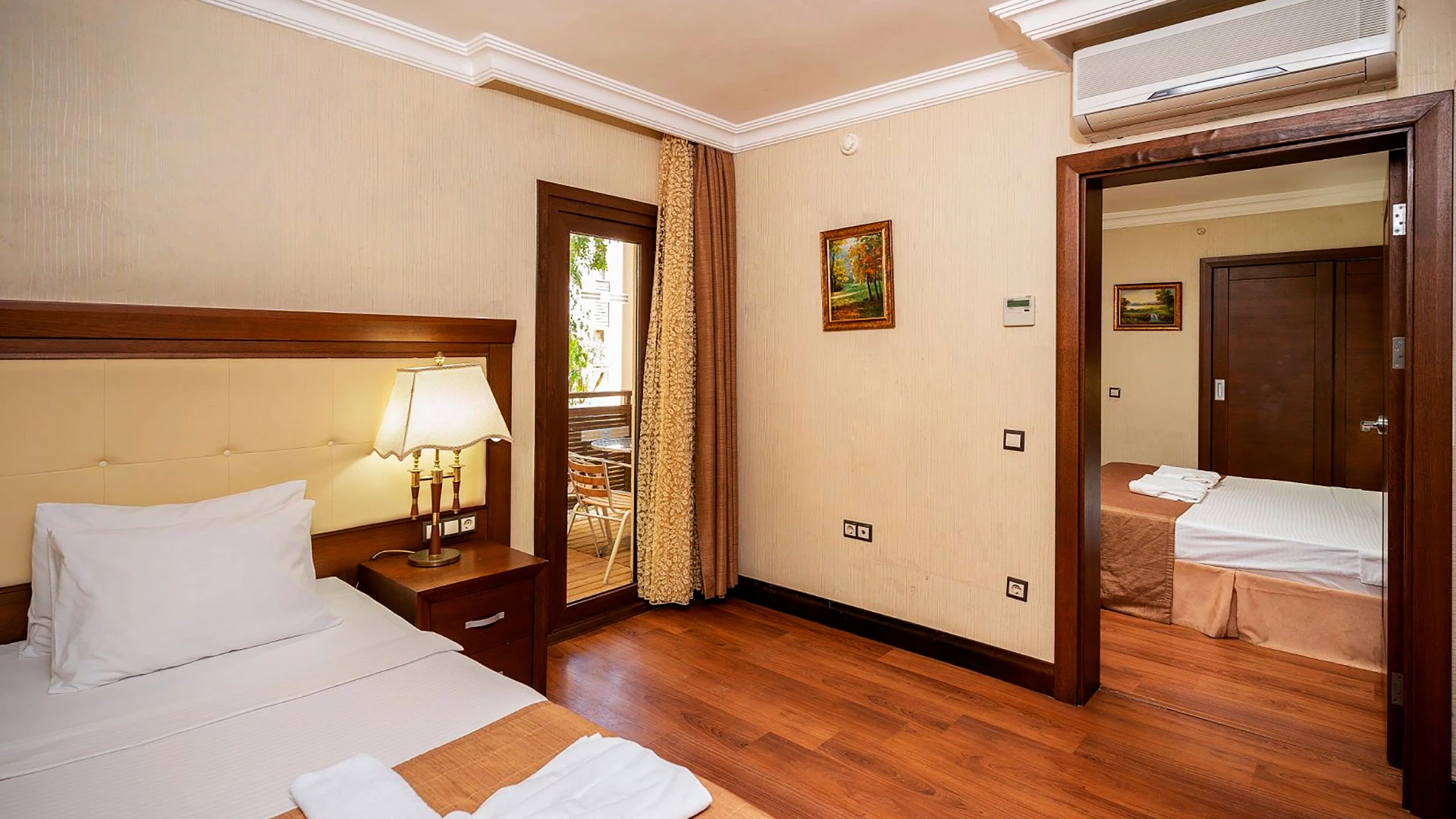 Latanya Park Resort – 60
