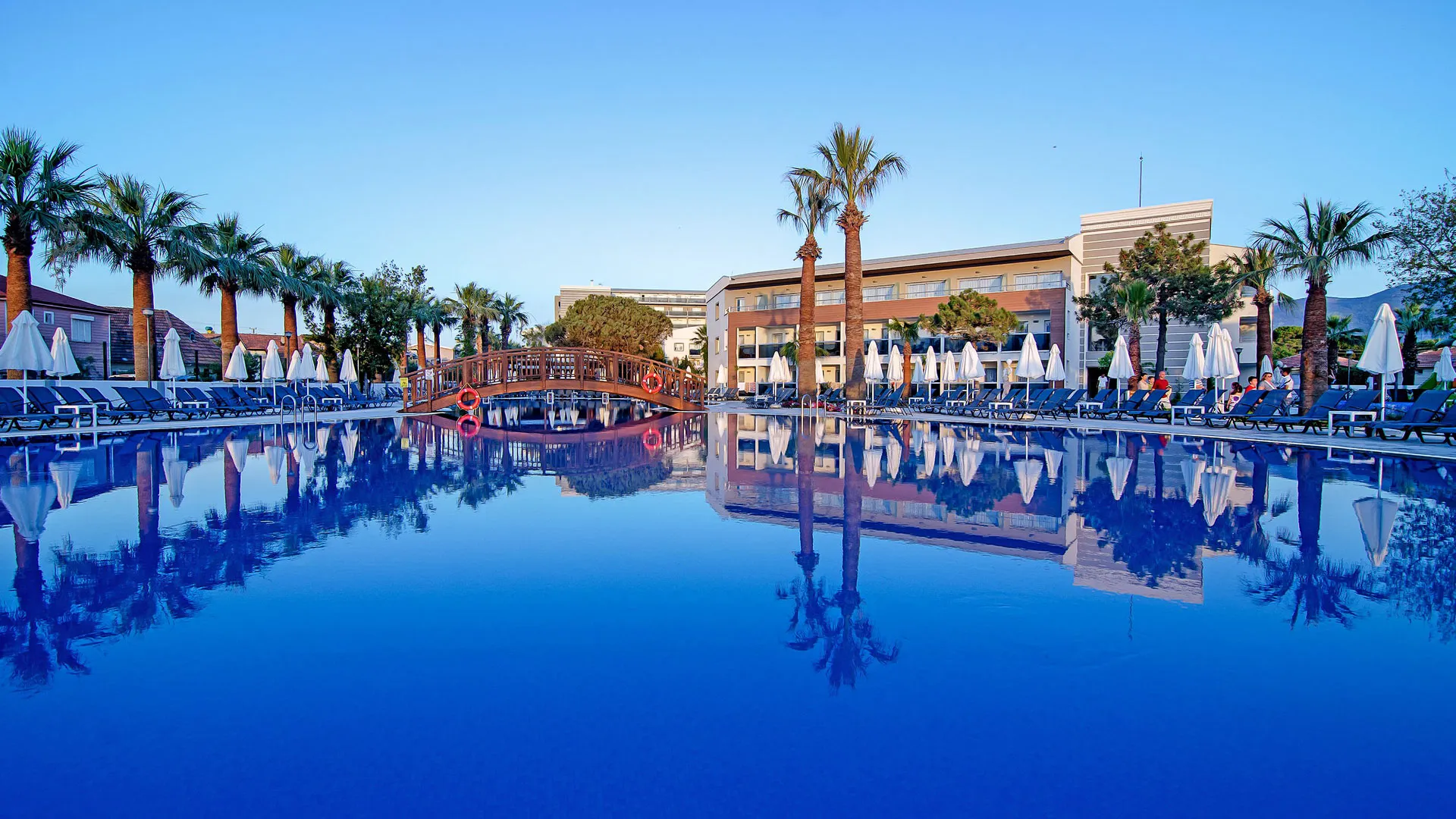 Palm Wings Beach Resort & Spa Kusadasi – 43