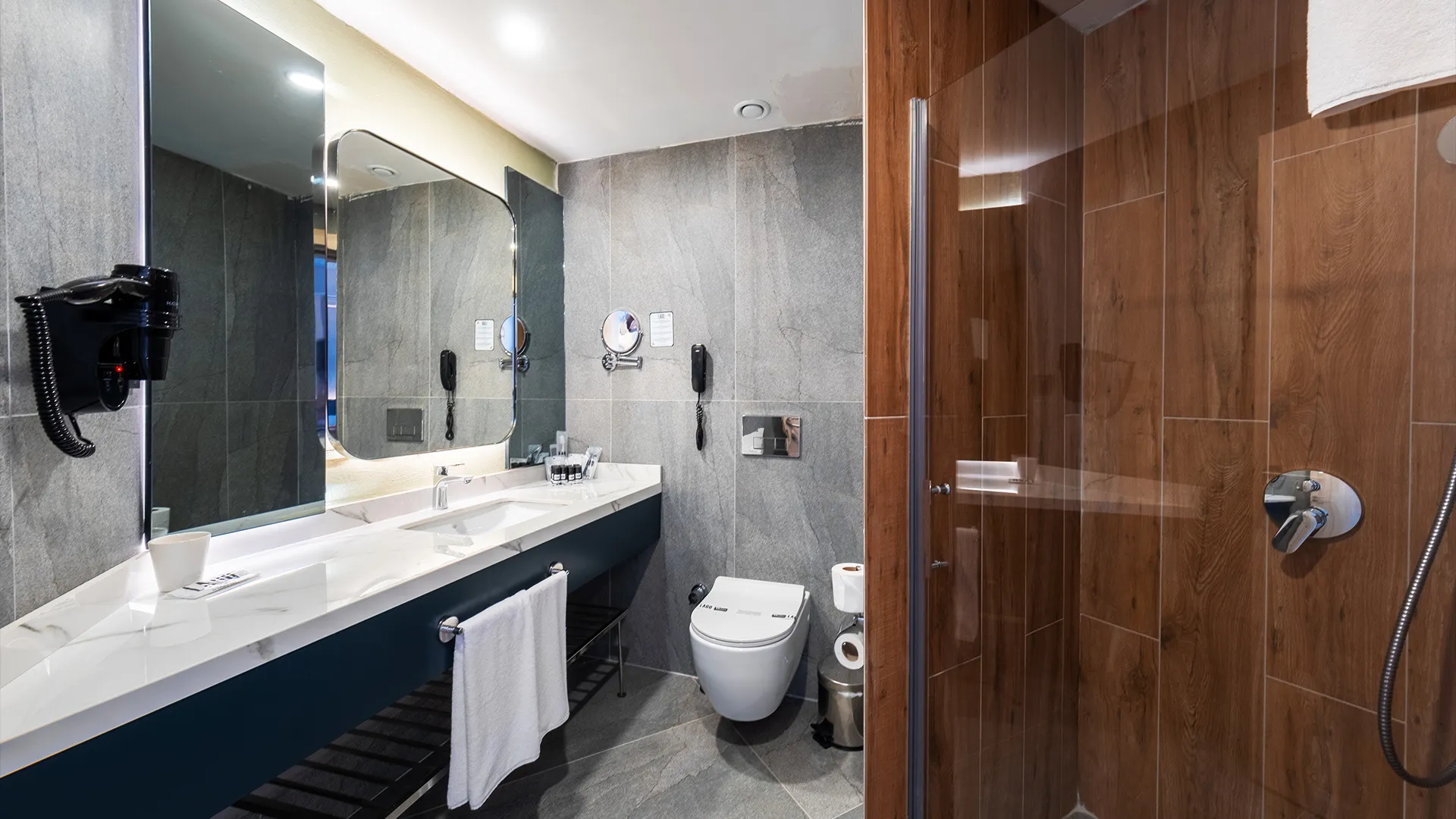 Lago Hotel – 33