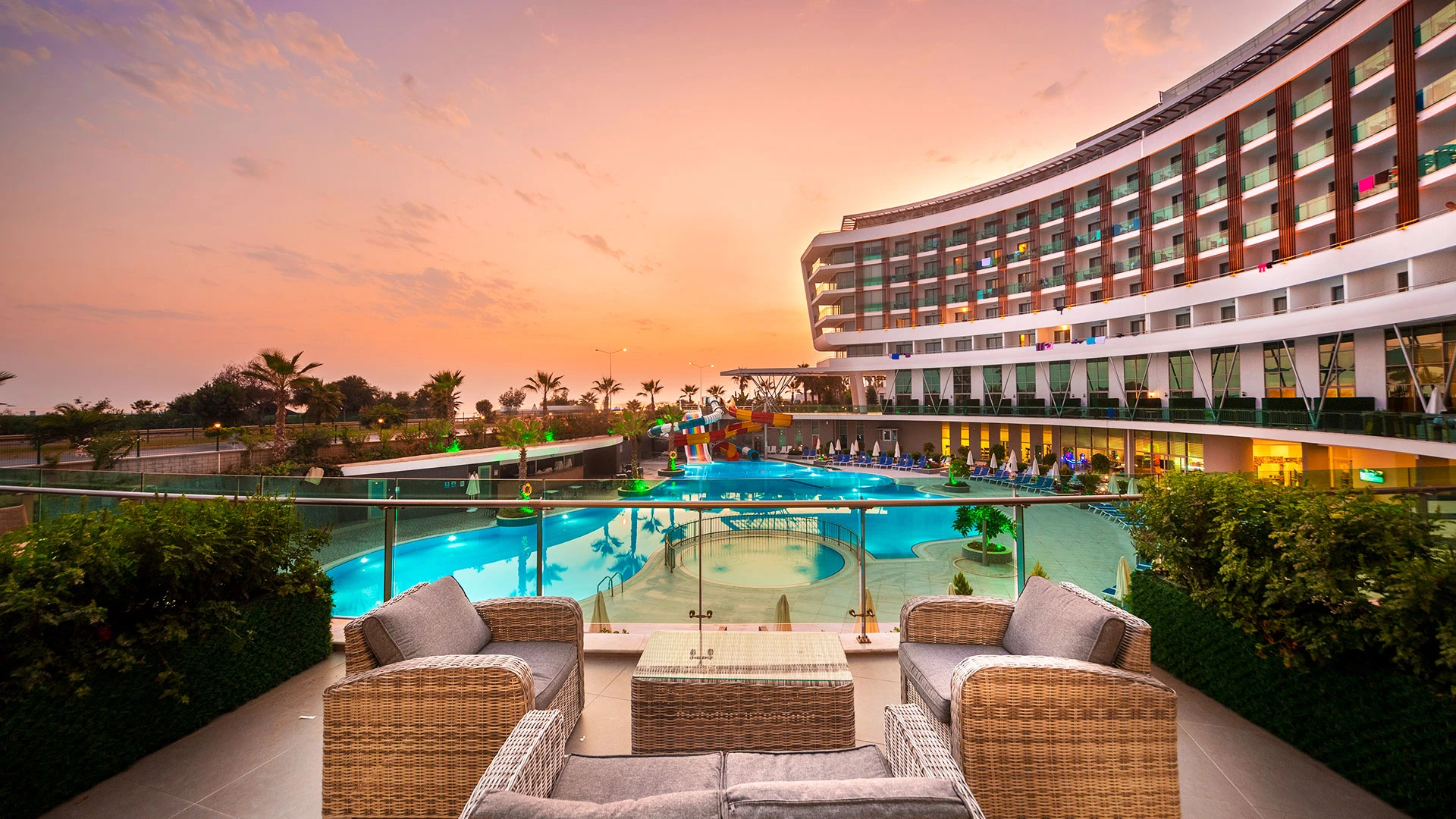 Xoria Deluxe Hotel – 22