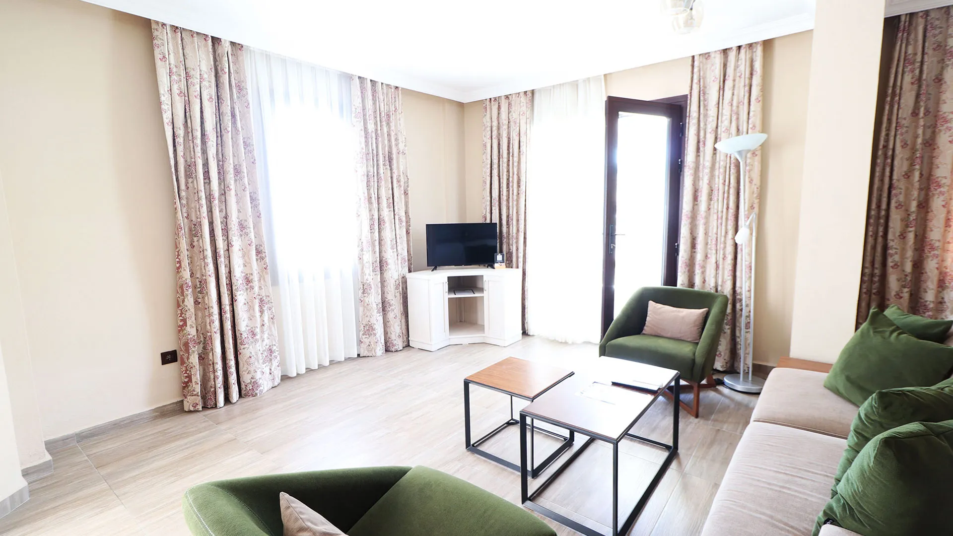 Azka Hotel – 36