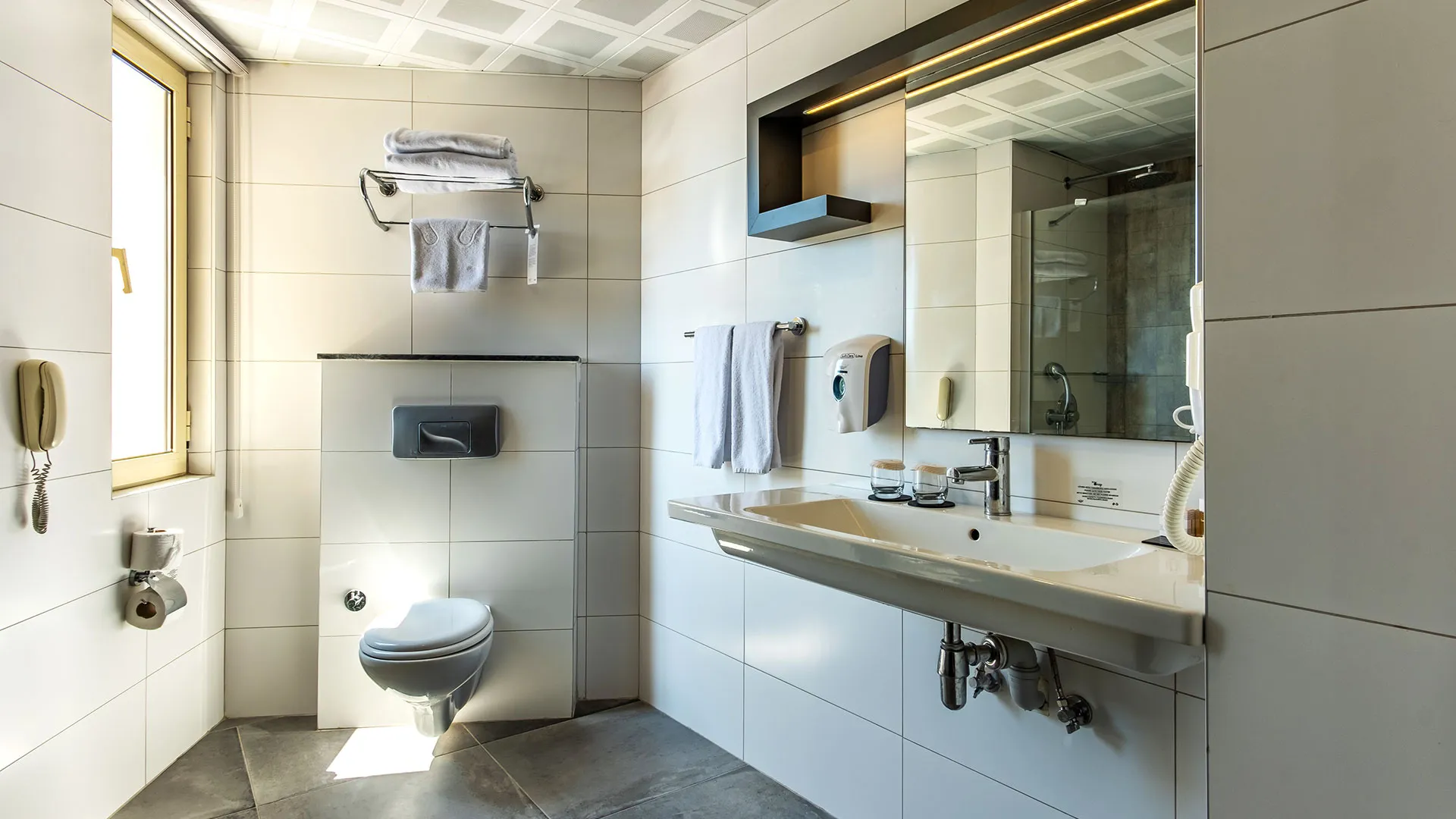 White City Beach Hotel – 61