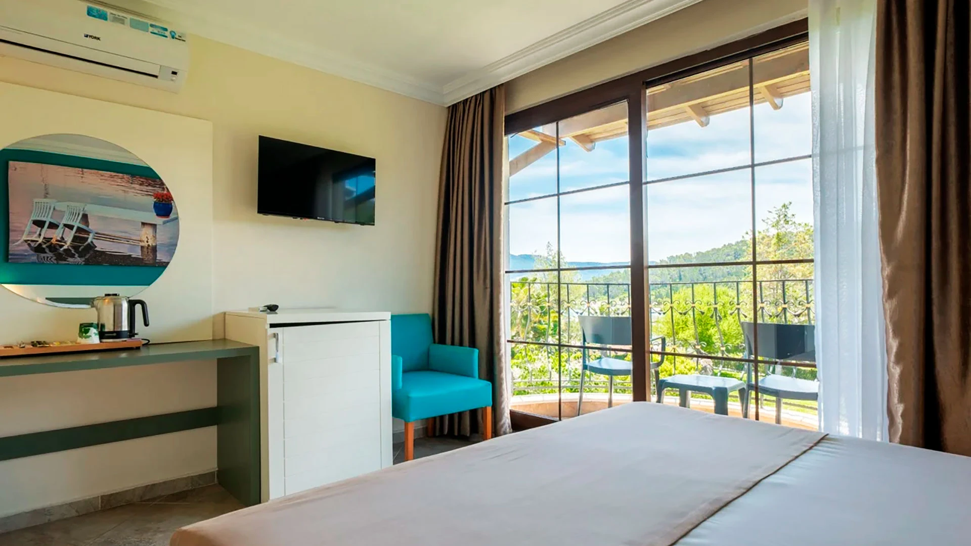 Green Bay Resort & Spa – 18
