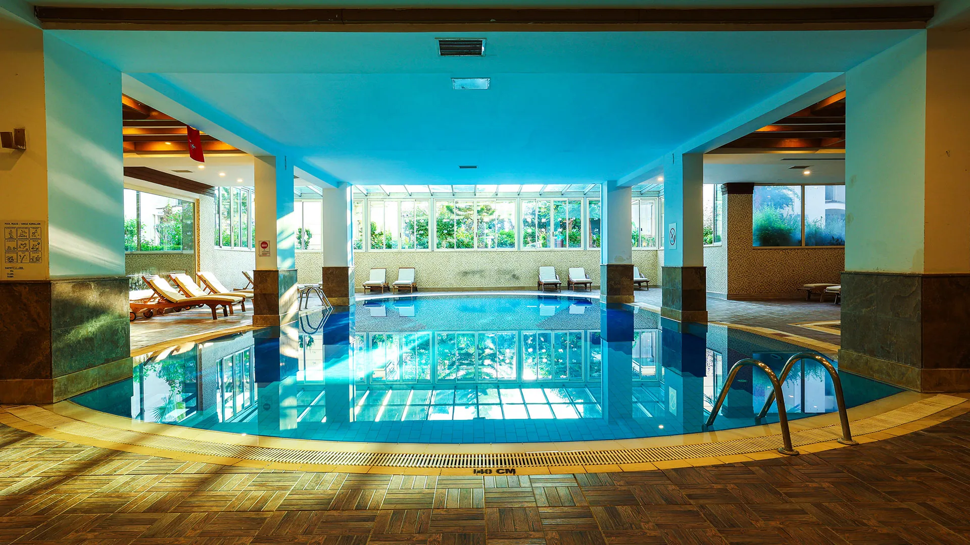 Crystal Aura Beach Resort & Spa – 28