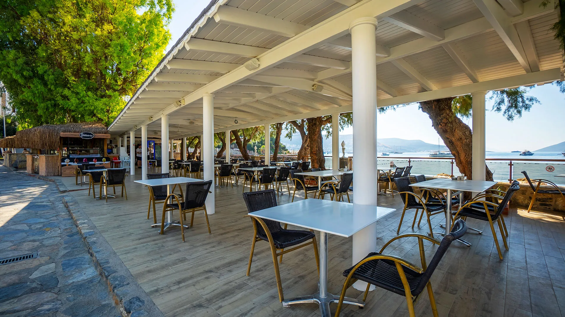 Azka Hotel – 11