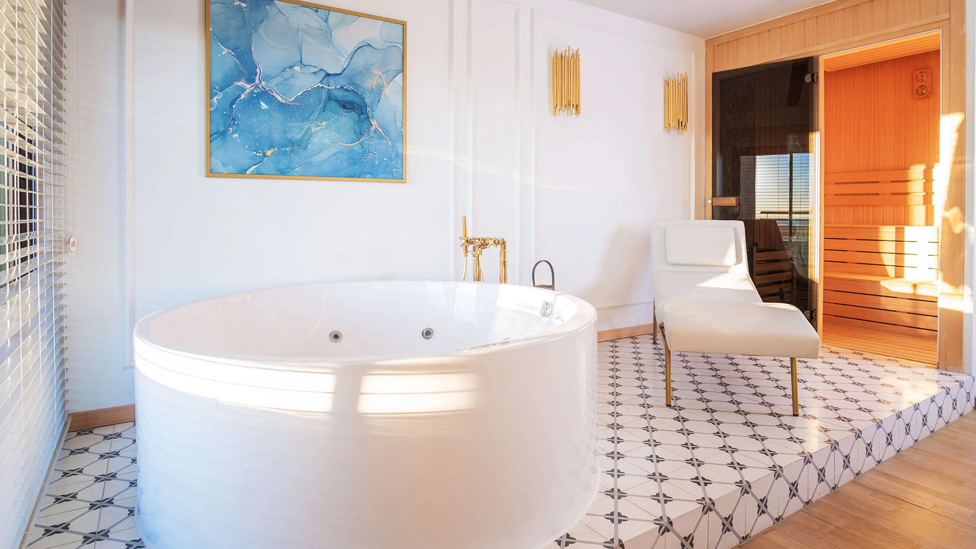 Miramare Queen Hotel – 17
