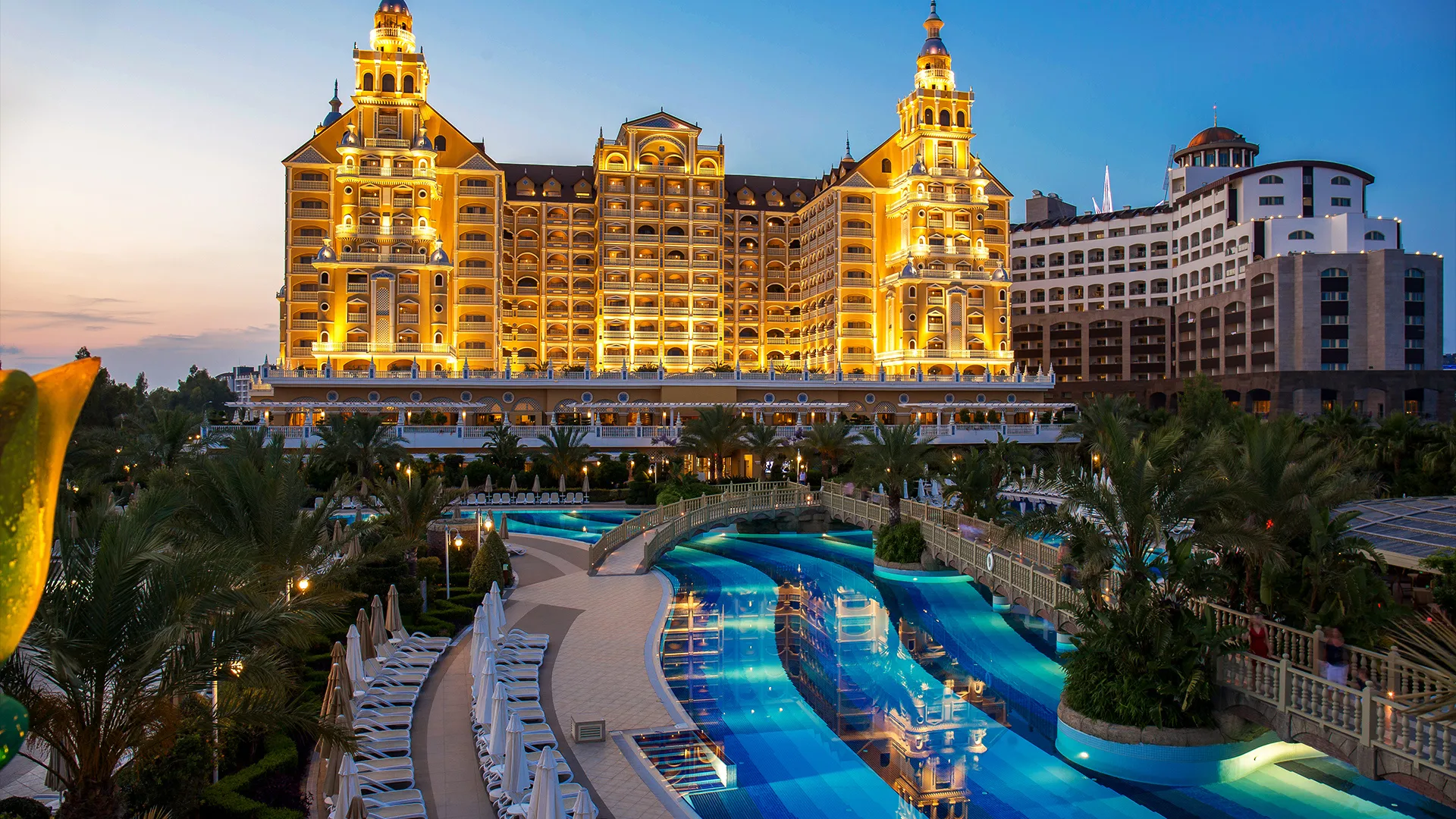 Royal Holiday Palace – 22