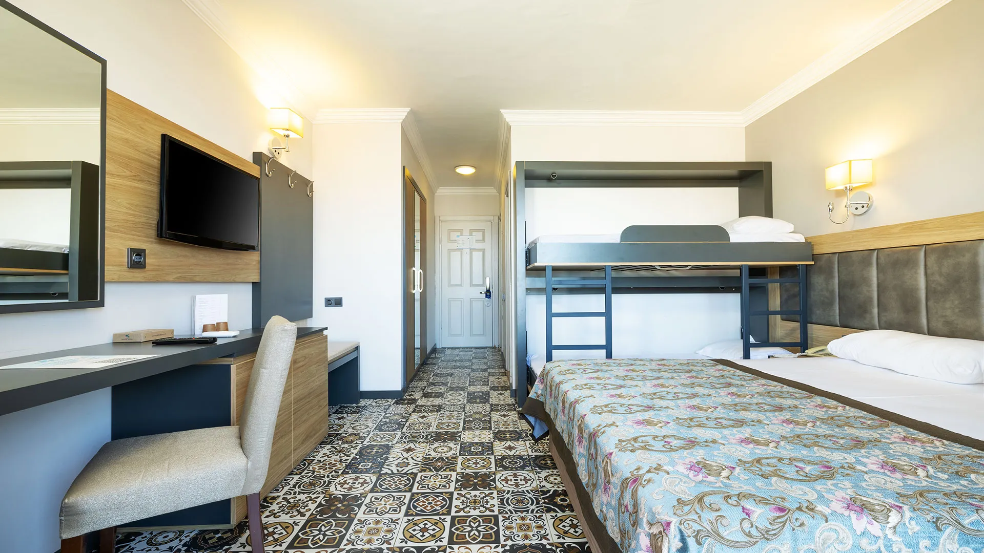 Crystal Aura Beach Resort & Spa – 41
