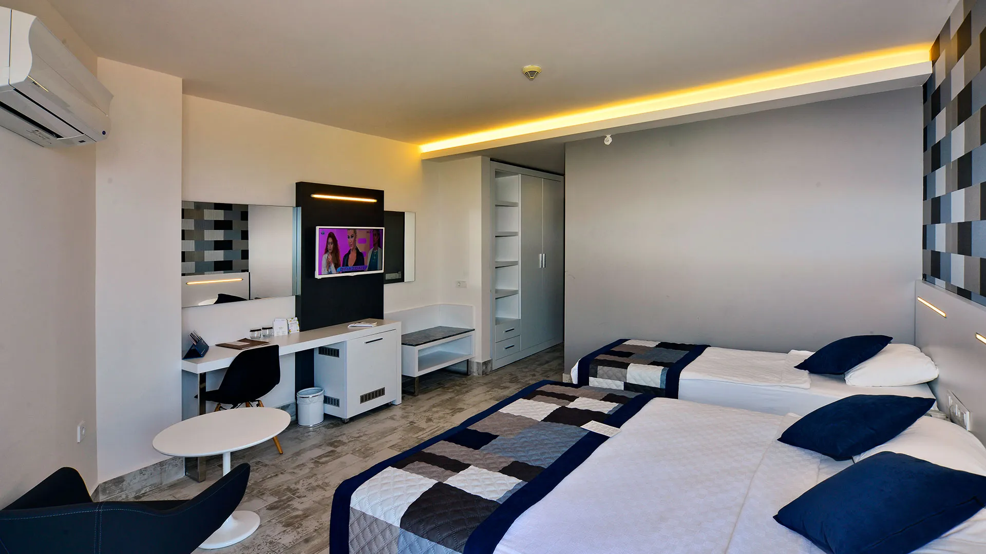 White City Beach Hotel – 73