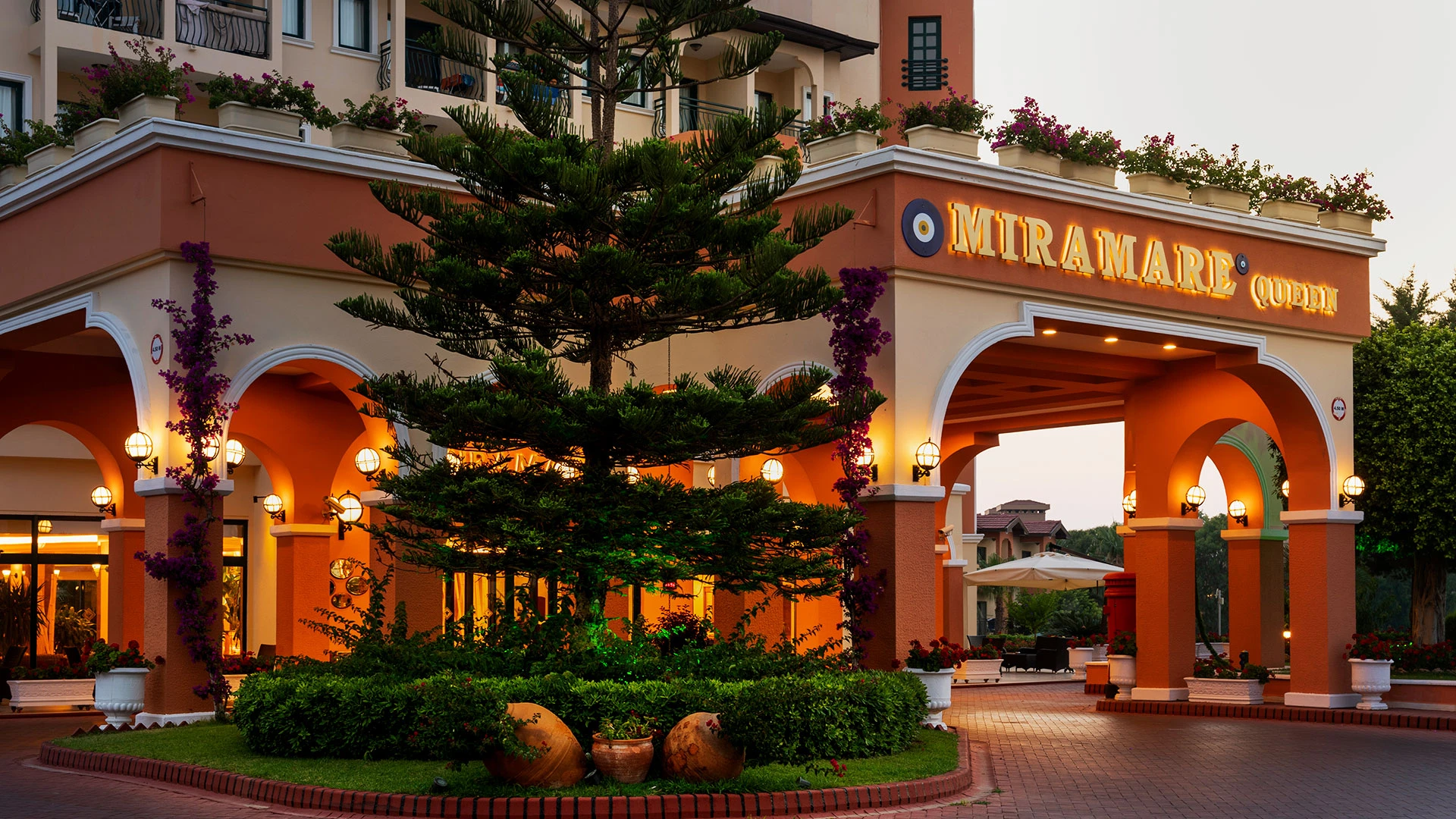 Miramare Queen Hotel – 90