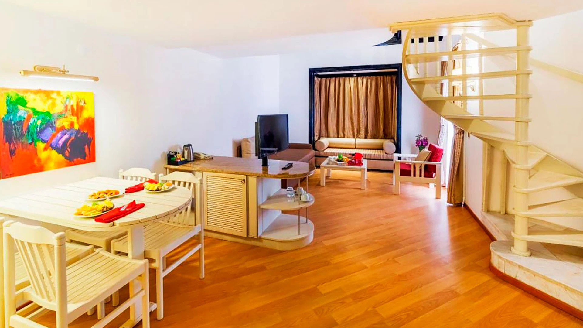 Sunrise Resort Hotel – 7