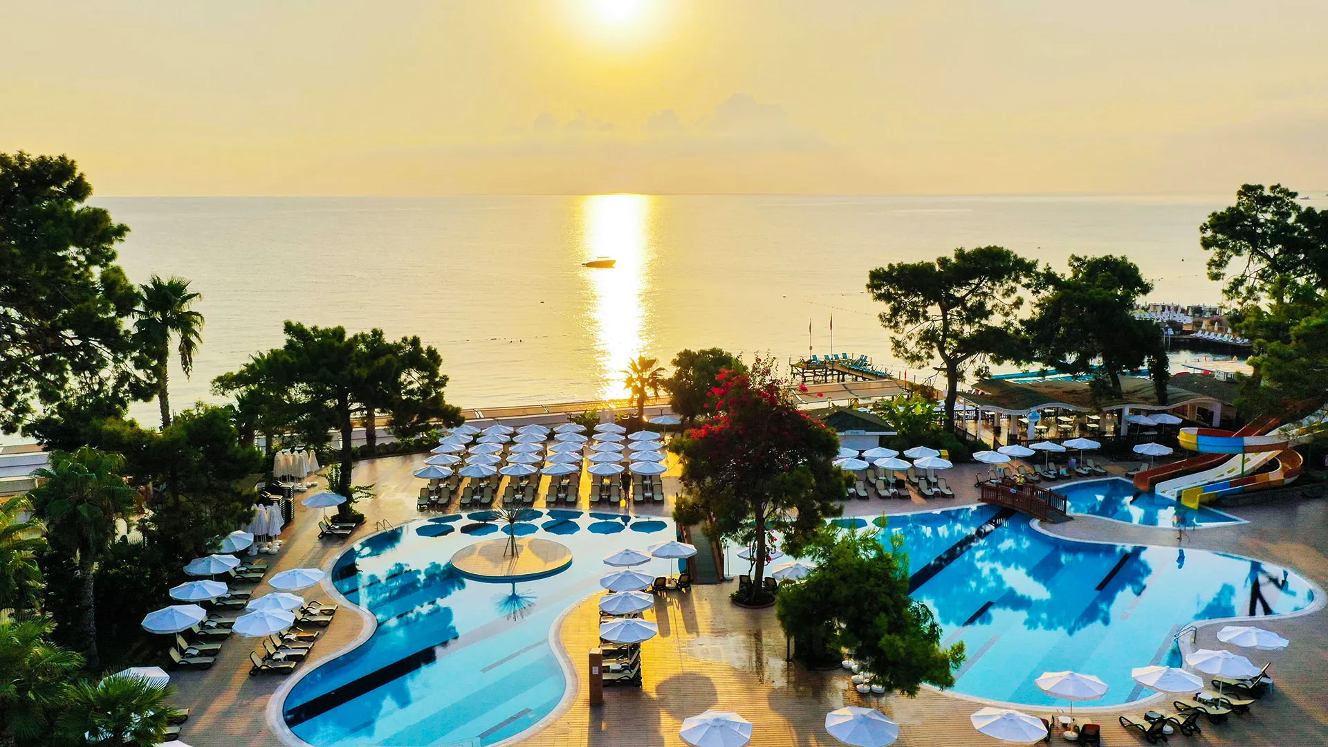 Crystal Aura Beach Resort & Spa – 18