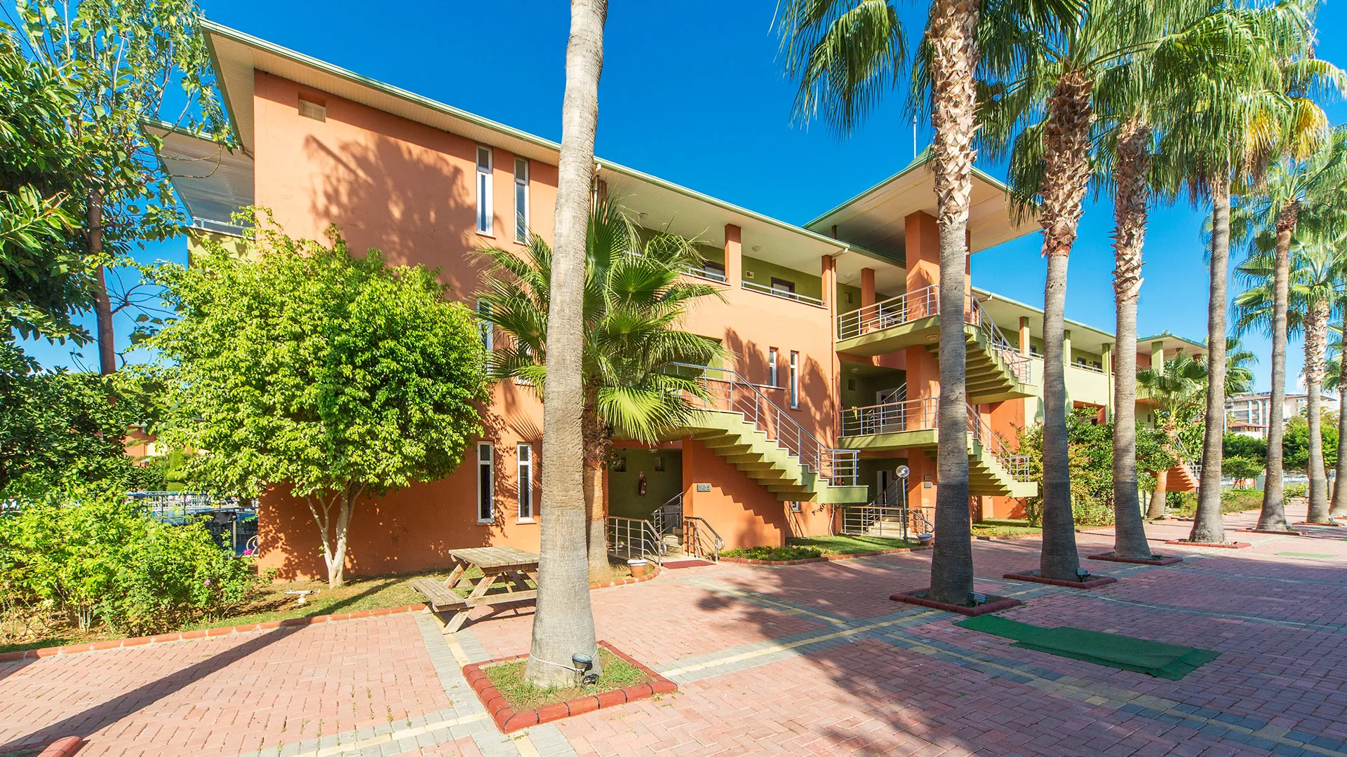 Lonicera World Hotel – 19