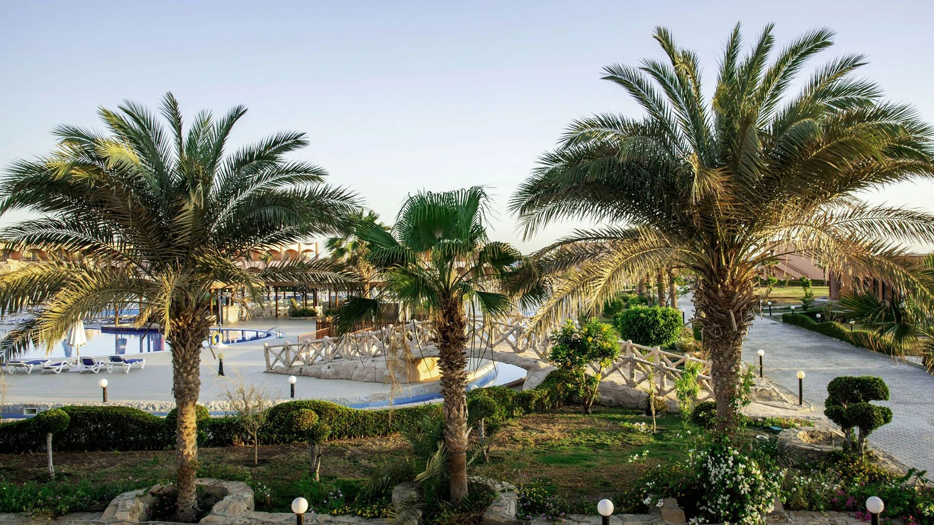 THE THREE CORNERS HAPPY LIFE BEACH RESORT Почивка в Хургада с чартър от София – 2