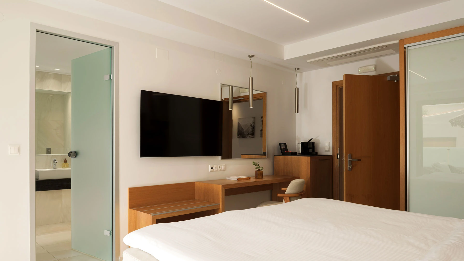 High Beach White The Villa Collection (Adult Only +16) Почивка на о-в Крит с полет от София – 22