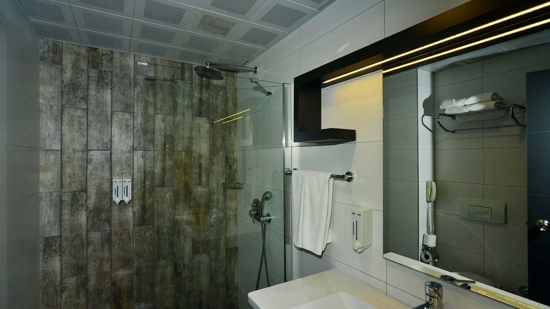 White City Beach Hotel – 23