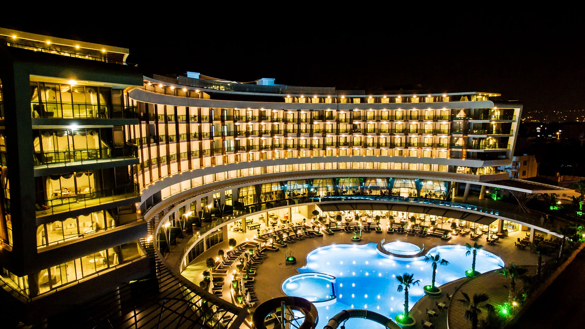 Xoria Deluxe Hotel – 5
