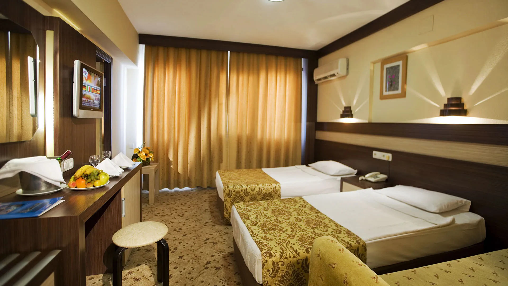 Lonicera World Hotel – 6