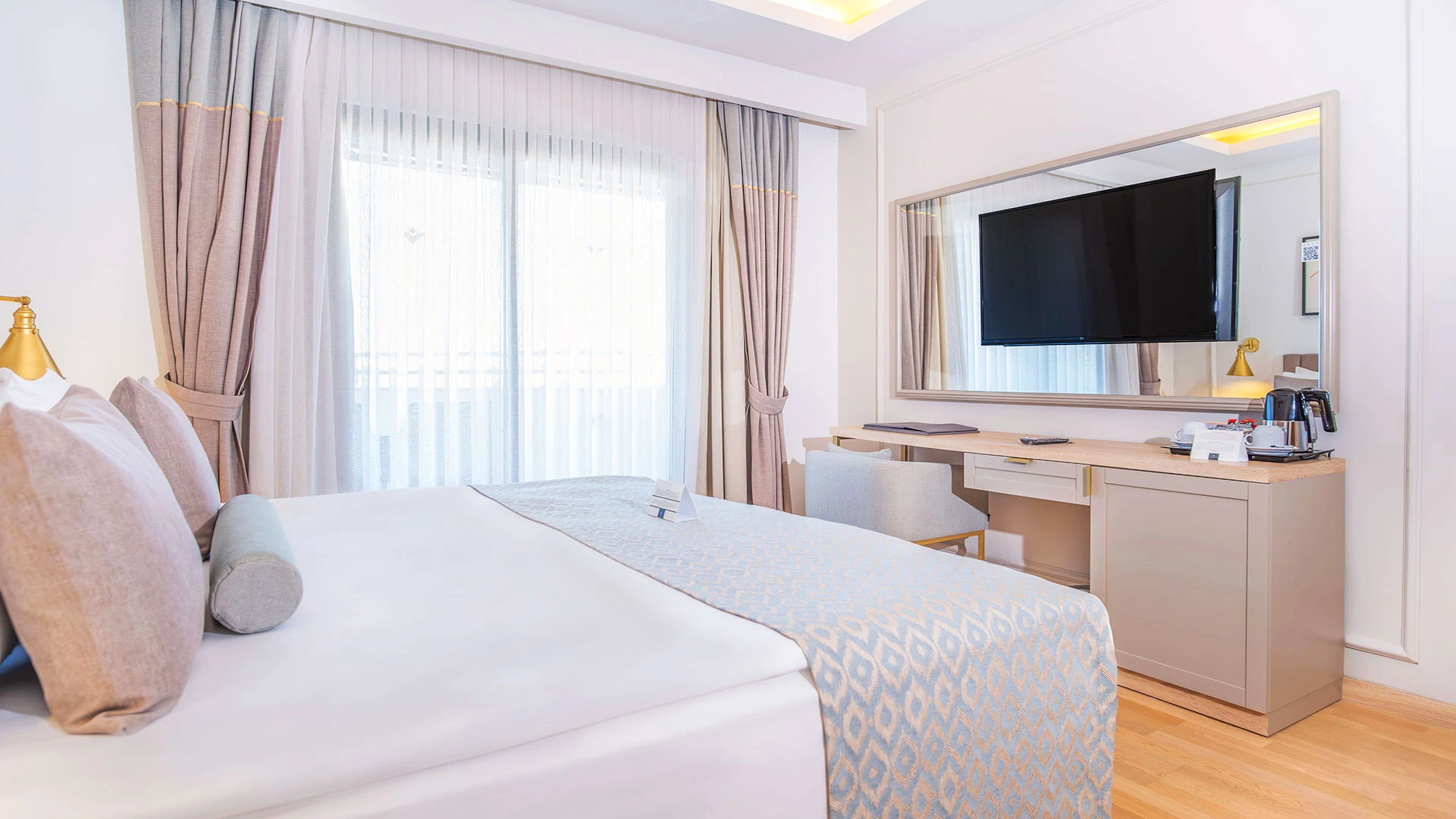 Miramare Queen Hotel – 77