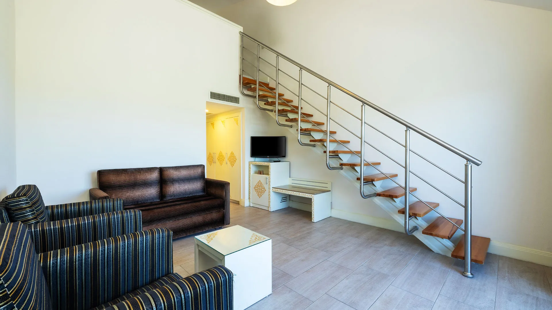 Crystal Admiral Resort & Spa – 10