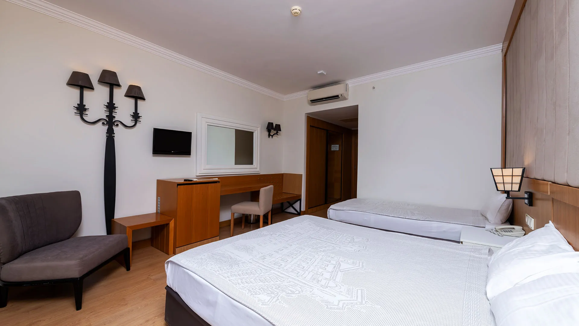 Lrs Lake & River Side Hotel Spa – 17